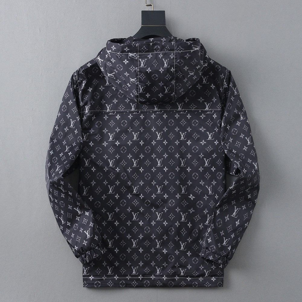 <p>LV 新款男士夹克外套</p>