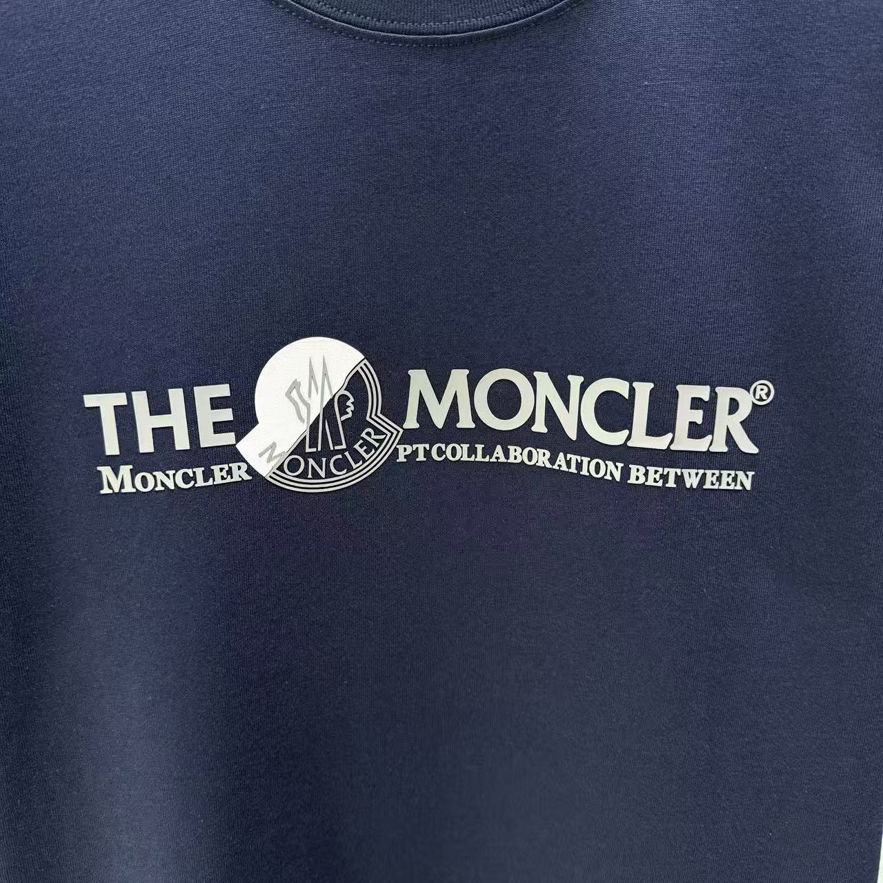 <p>Moncler 短袖T恤(深藍)</p>