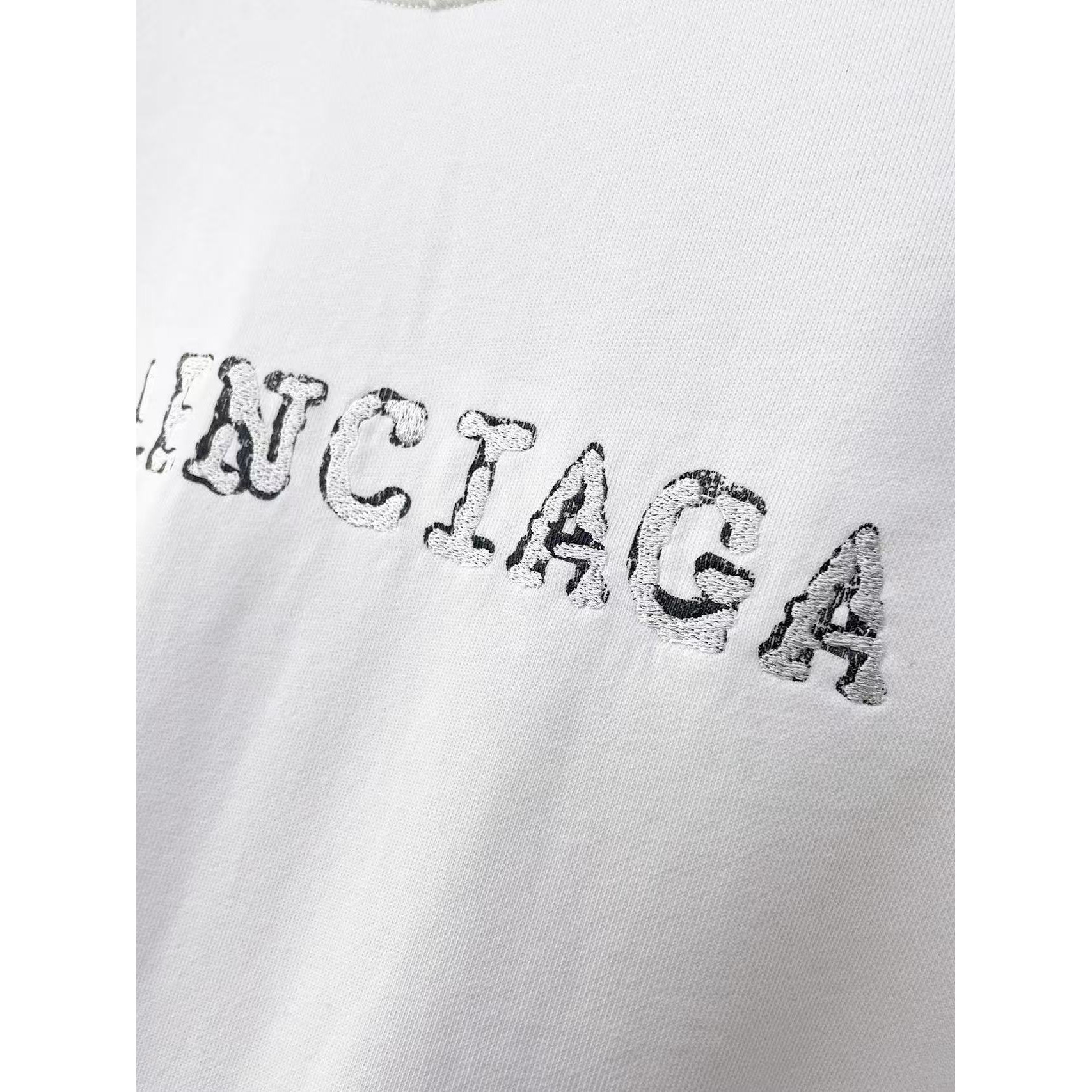 <p>Balenciaga 圓領長袖T恤(白)</p>