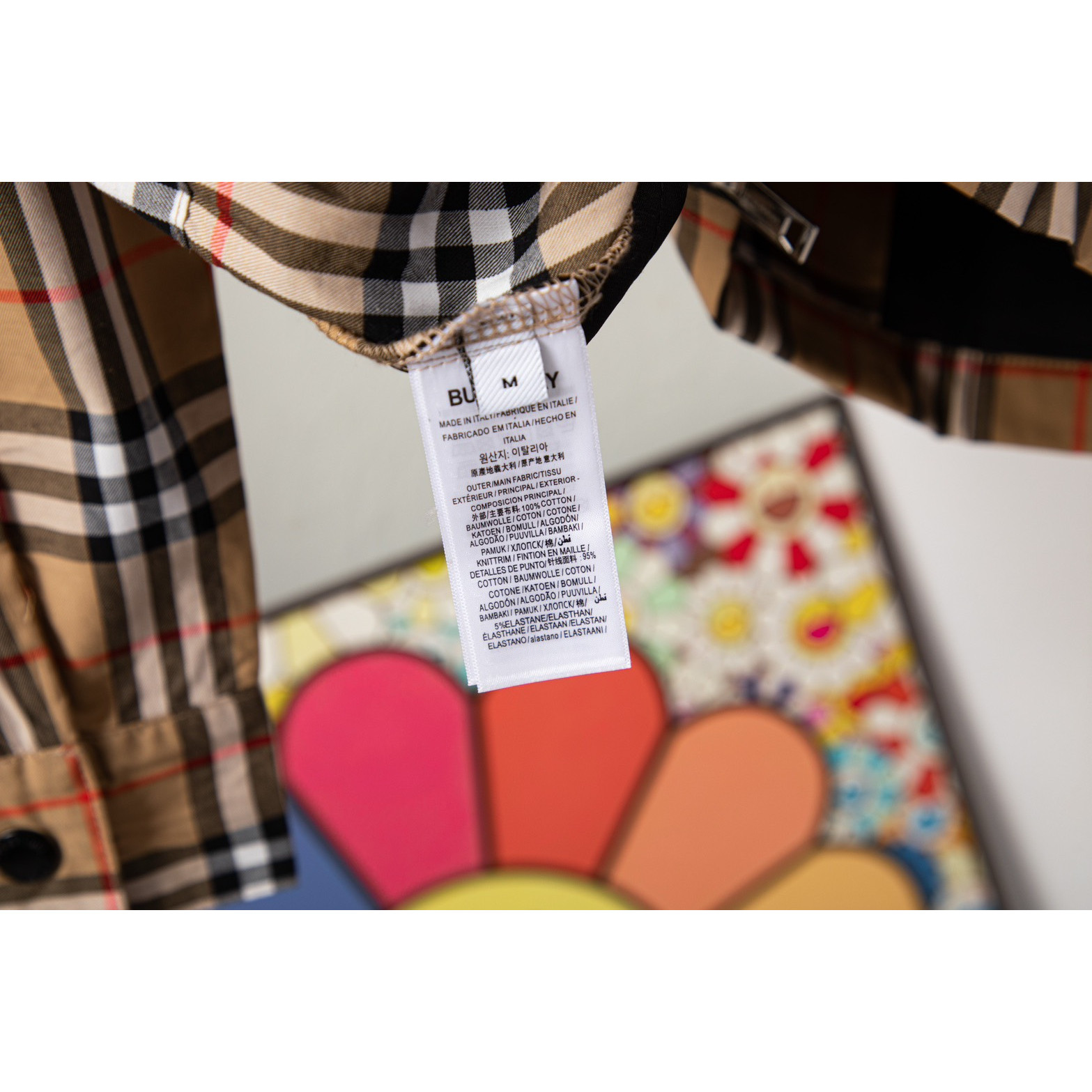 <p>BURBERRY 经典拉链外套(DZ79)(卡其色)</p>