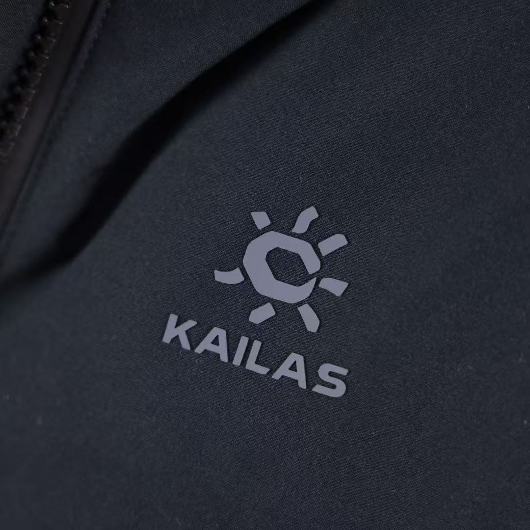 <p>KAILAS 达古冬季户外抗寒加厚登山防风服(黑)</p>