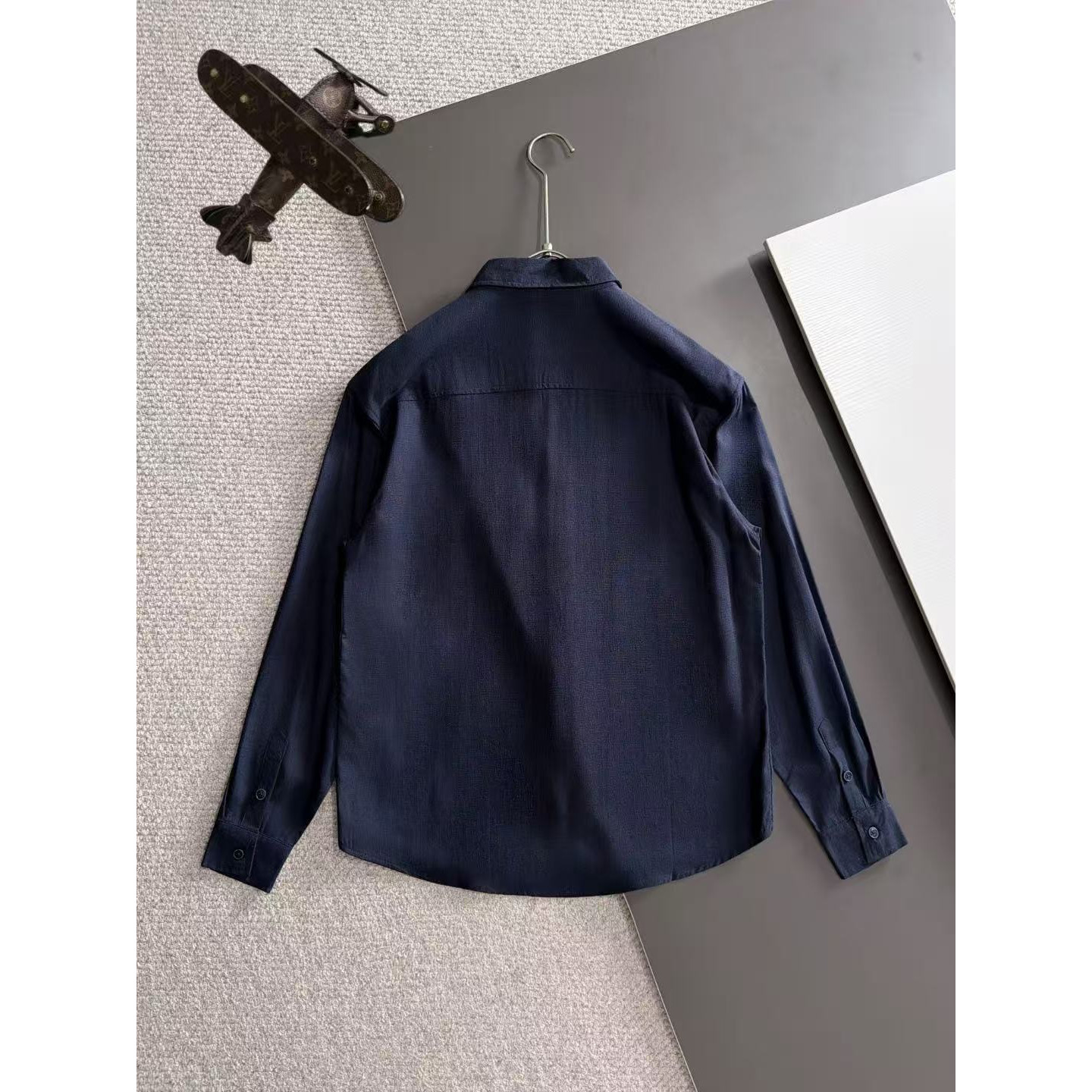 <p>BURBERRY 亚麻衬衫套装(藍)</p>