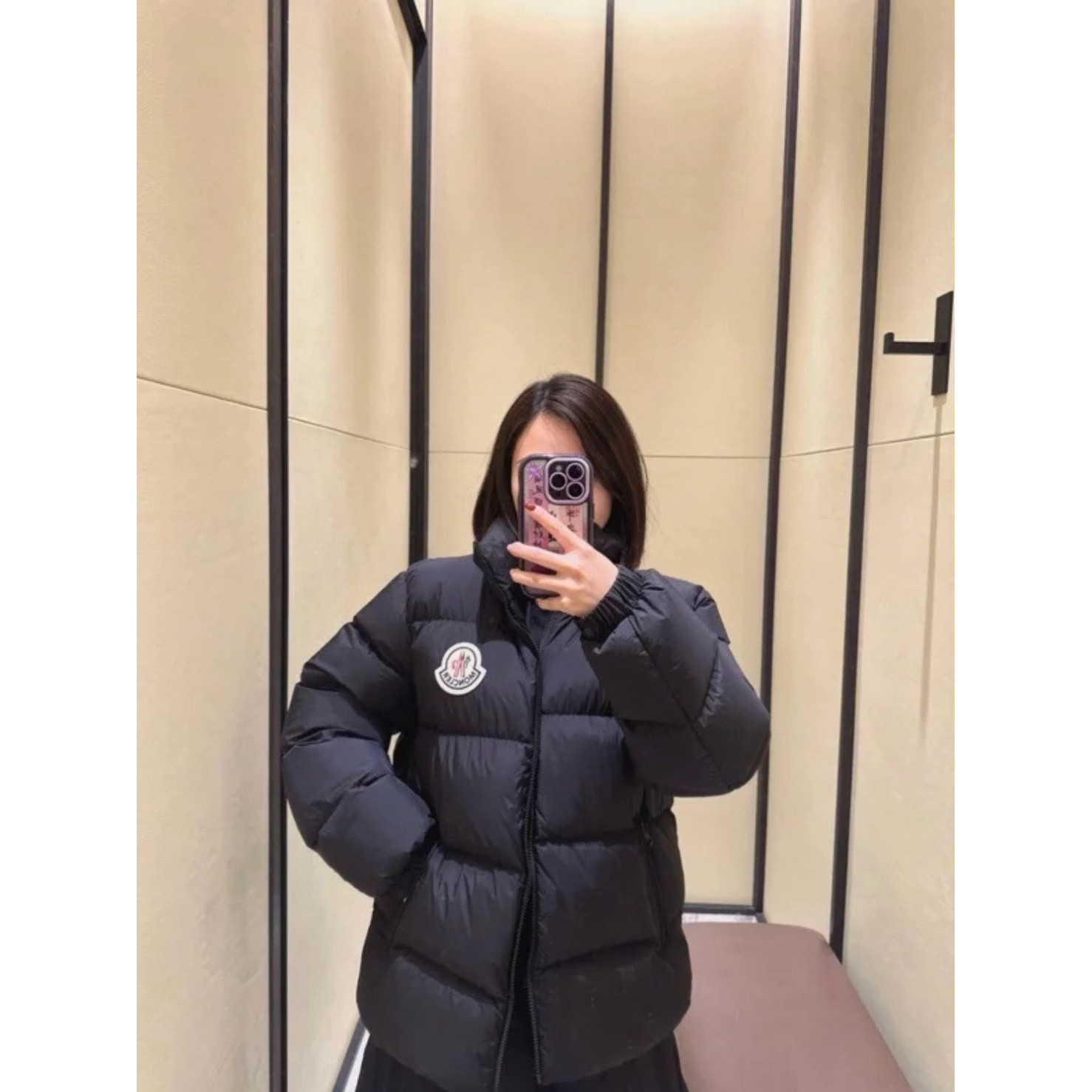 <p>Moncler Citala 短款羽绒服(黑)</p>