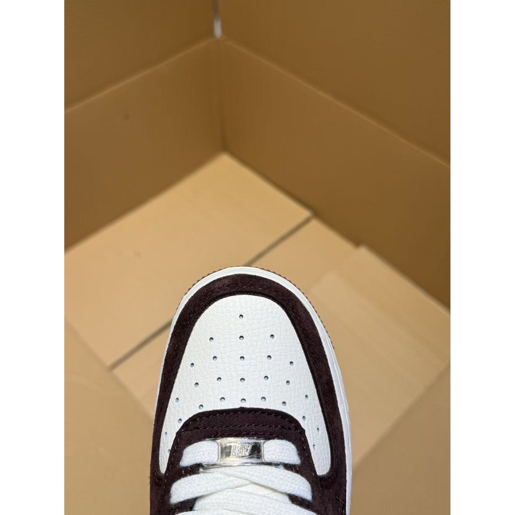 <p>Nike Air Force 1 '07空军一号 中帮百搭休闲运动板鞋</p>