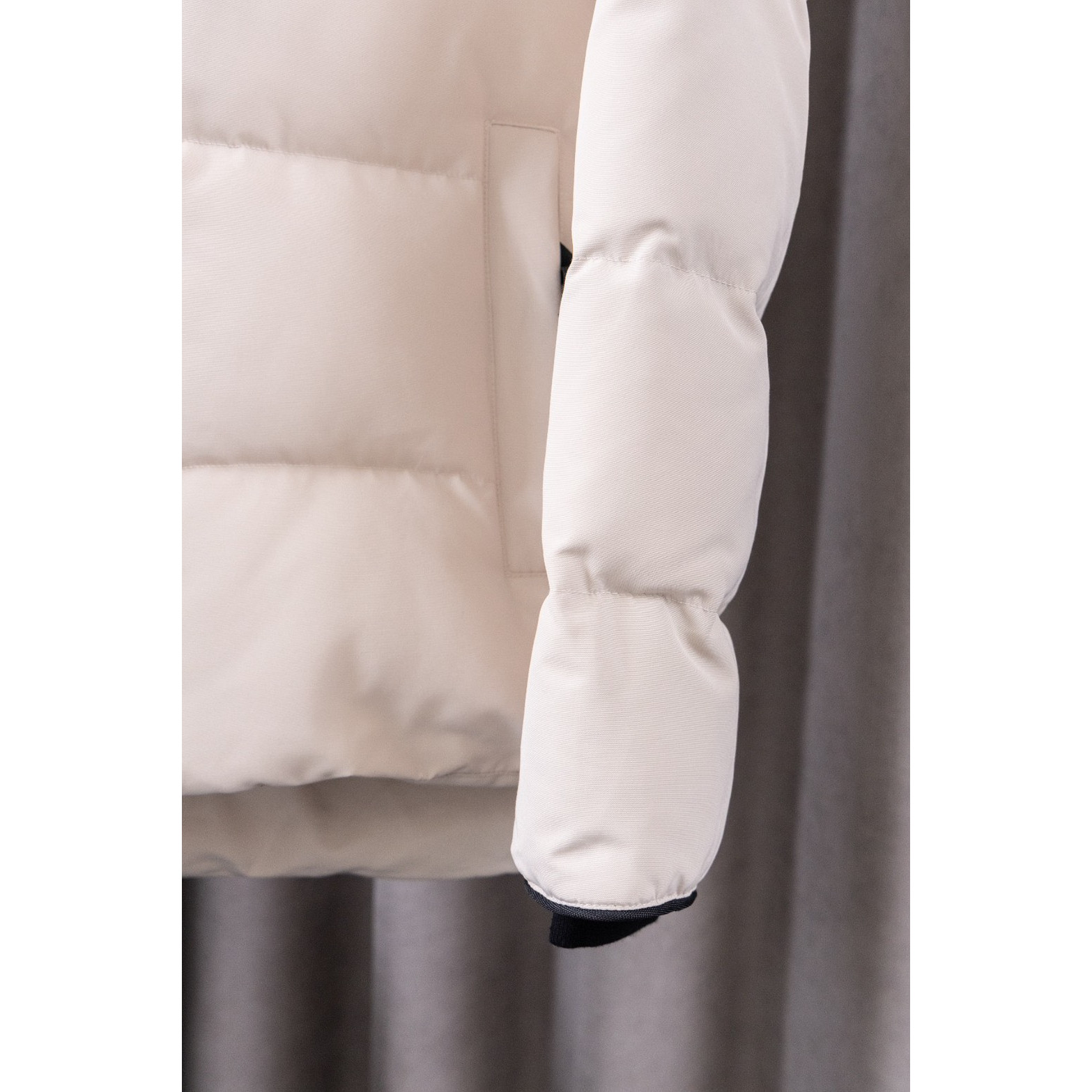 <p>Canada Goose 17款 Macmillan Parka 麦克米伦 系列男士派克羽绒服(奶白色)</p>