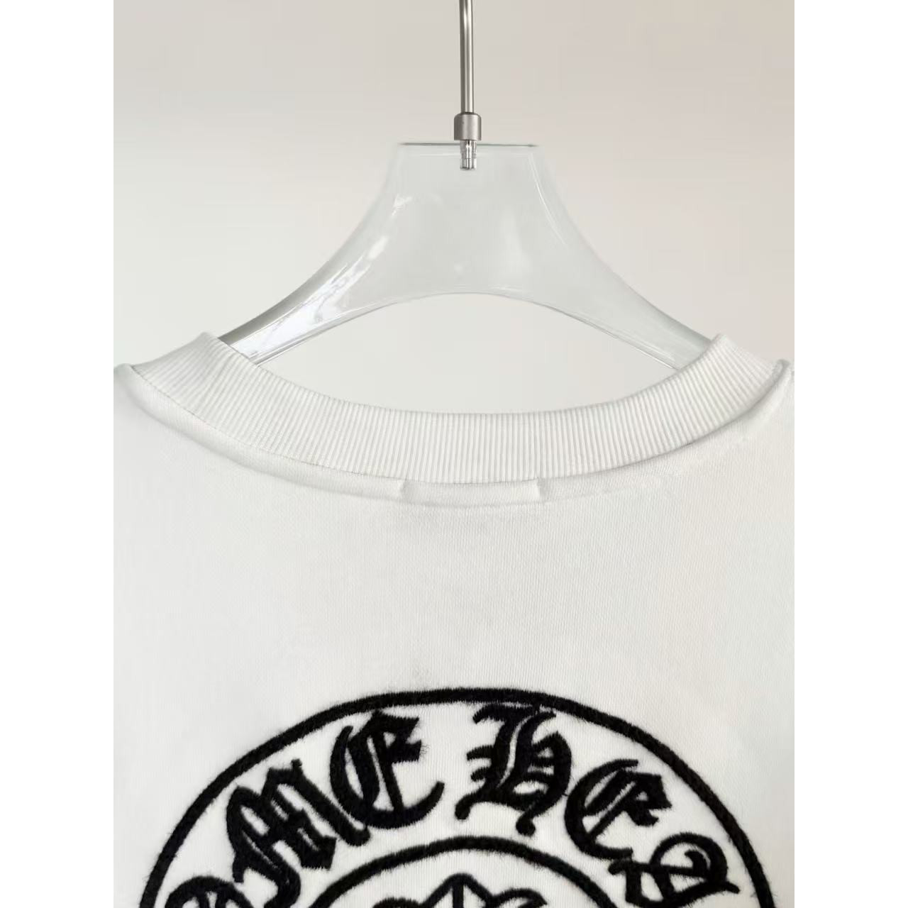 <p>CHROME HEARTS&nbsp;圆领卫衣(白)</p>