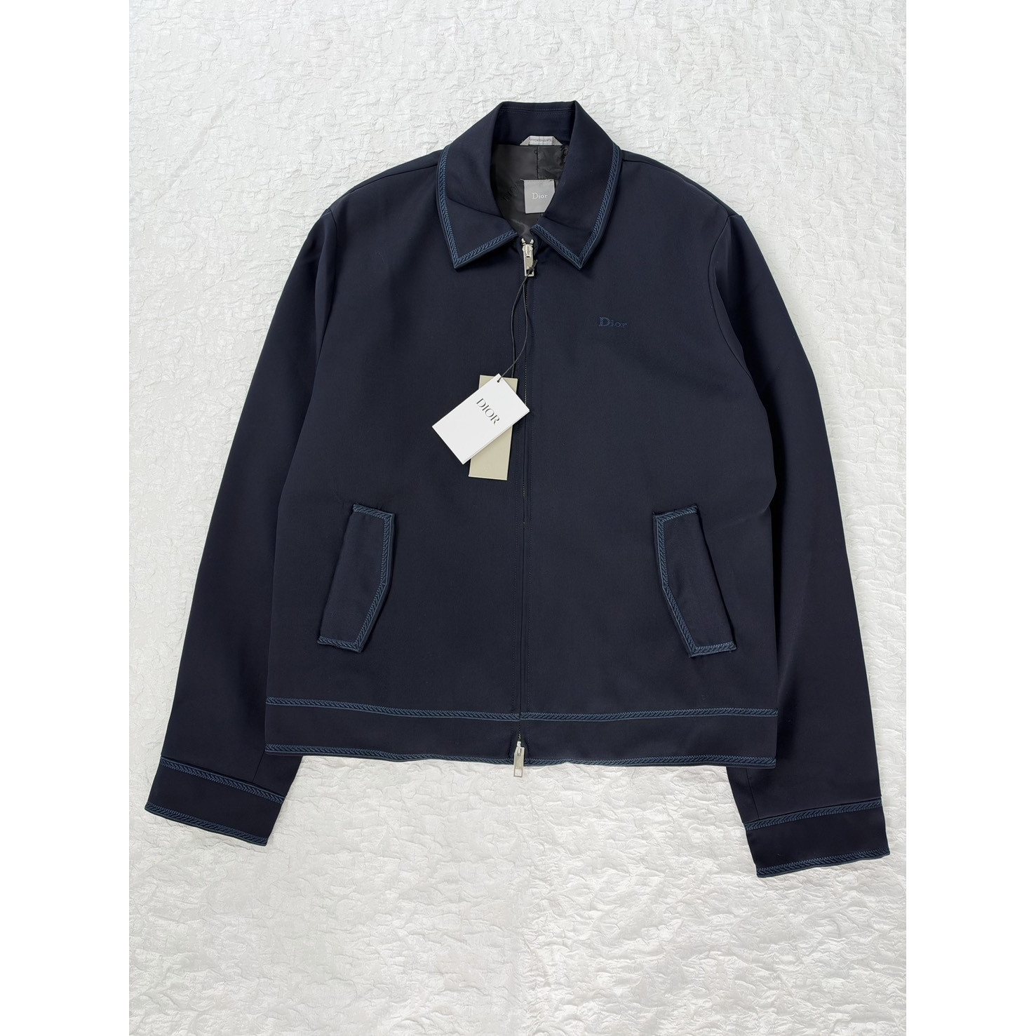 <p>DIOR&nbsp;明线刺绣翻领夹克外套</p>