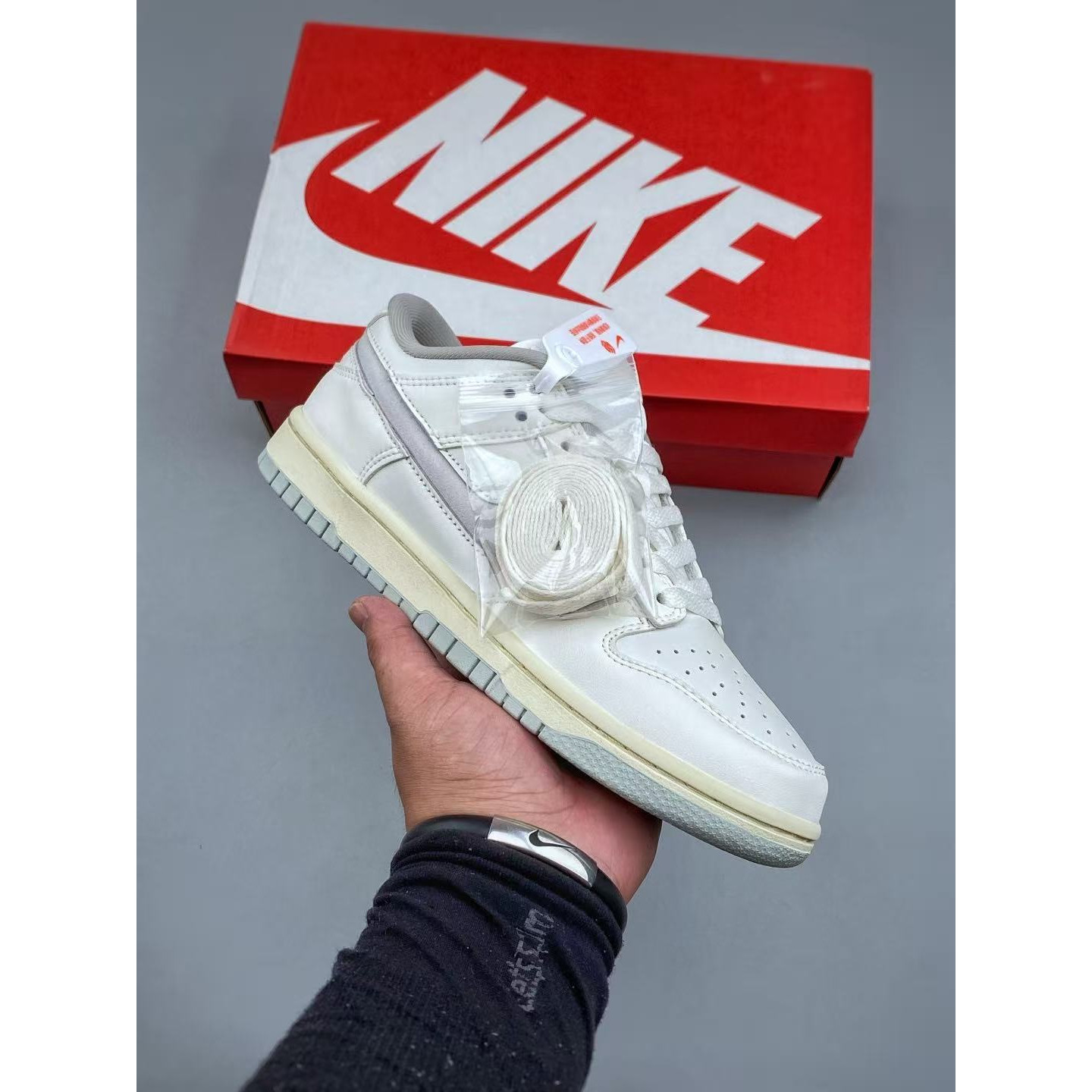 <p>Nike SB Dunk Low SB低帮休闲板鞋(白)</p>