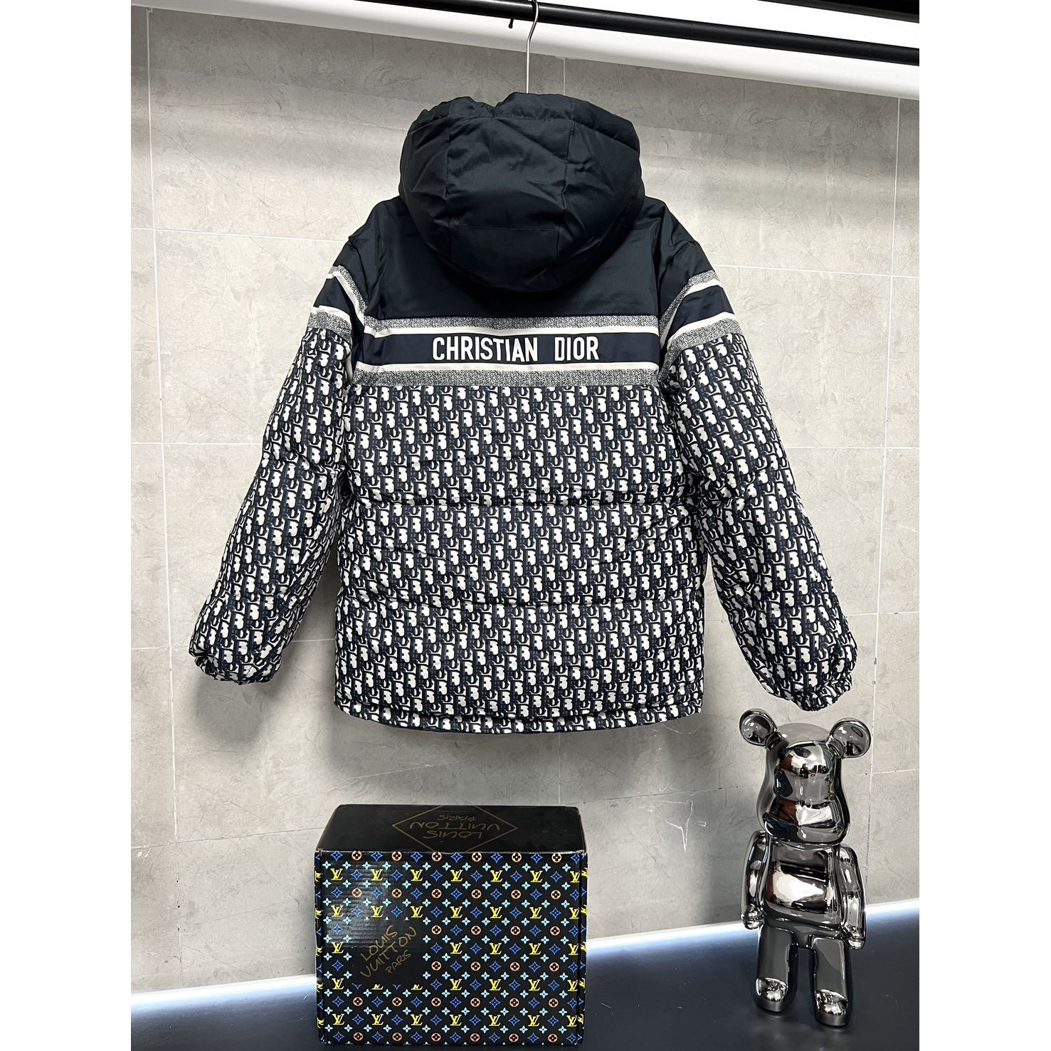 <p>Dior 双面穿羽绒棉服外套</p>