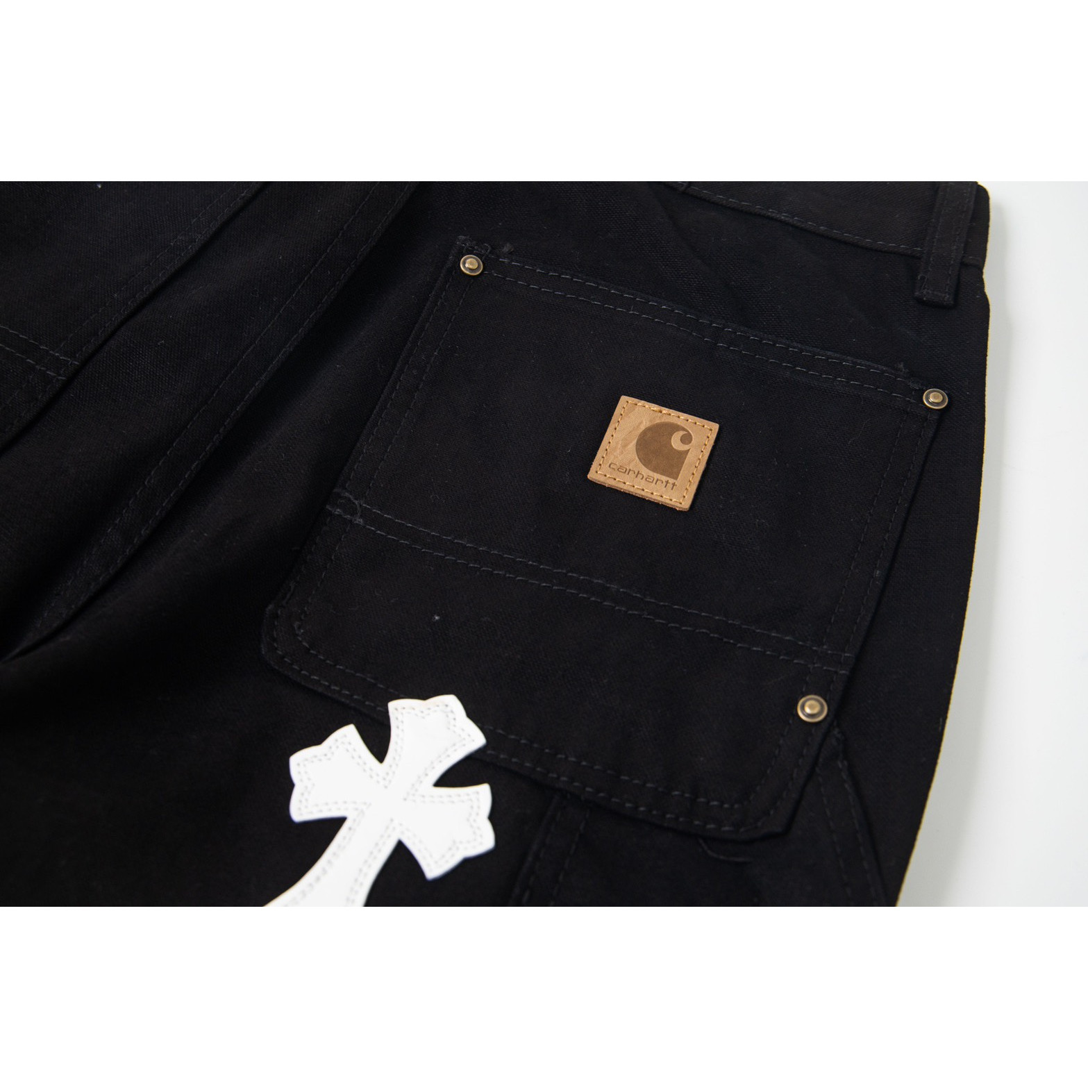 <p>CHROME HEARTS 卡哈特拉链拼皮牛仔裤(1772#)</p>