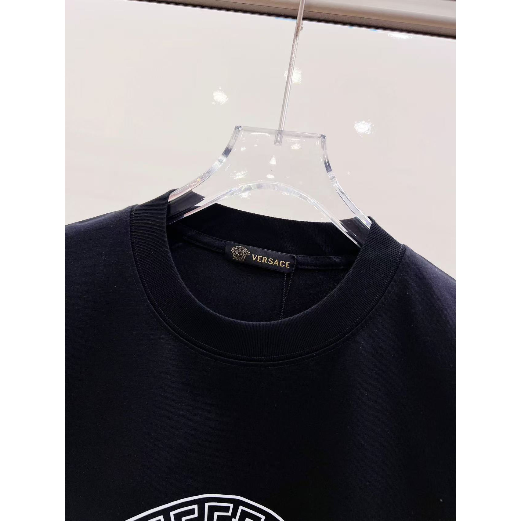 <p>Versace&nbsp;美杜莎logo字母印花经典短袖t恤(黑)&nbsp;</p>