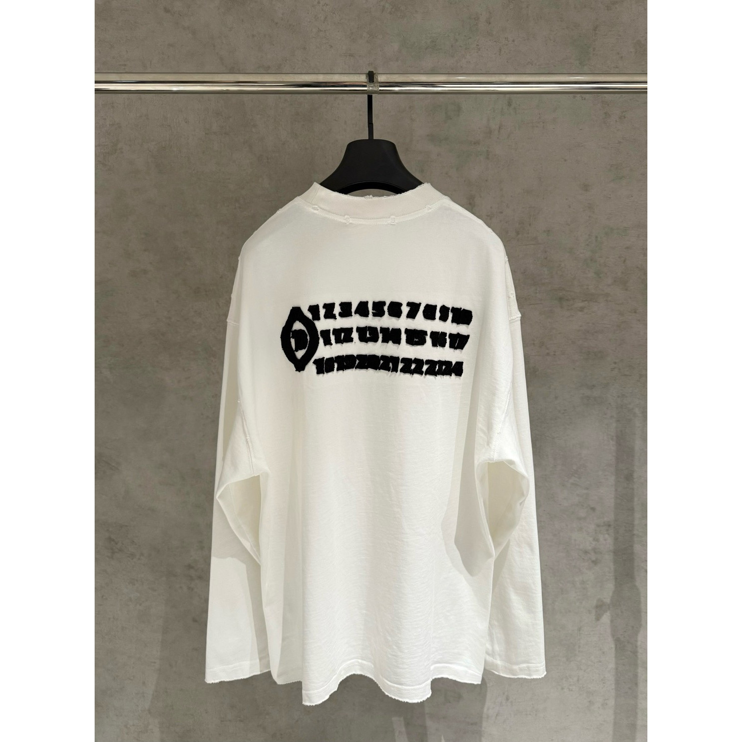 <p>Maison Margiela 长袖T恤(白D01)</p>
