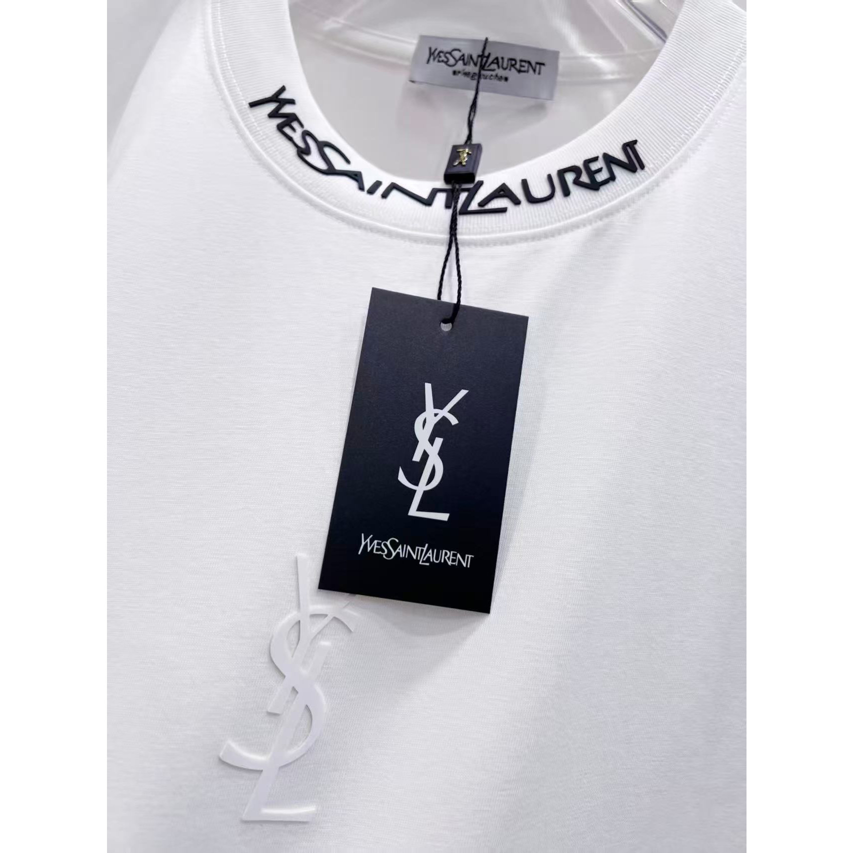 <p>YSL logo图案短袖(白)</p>