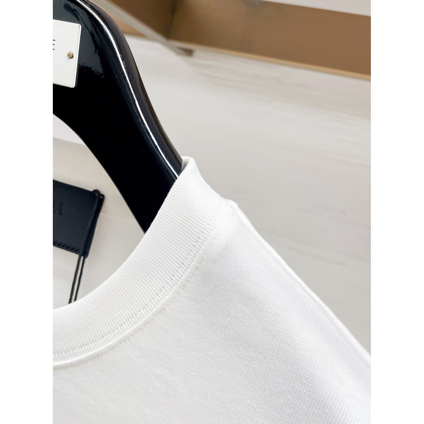 <p>Prada 长袖T恤(白)</p>