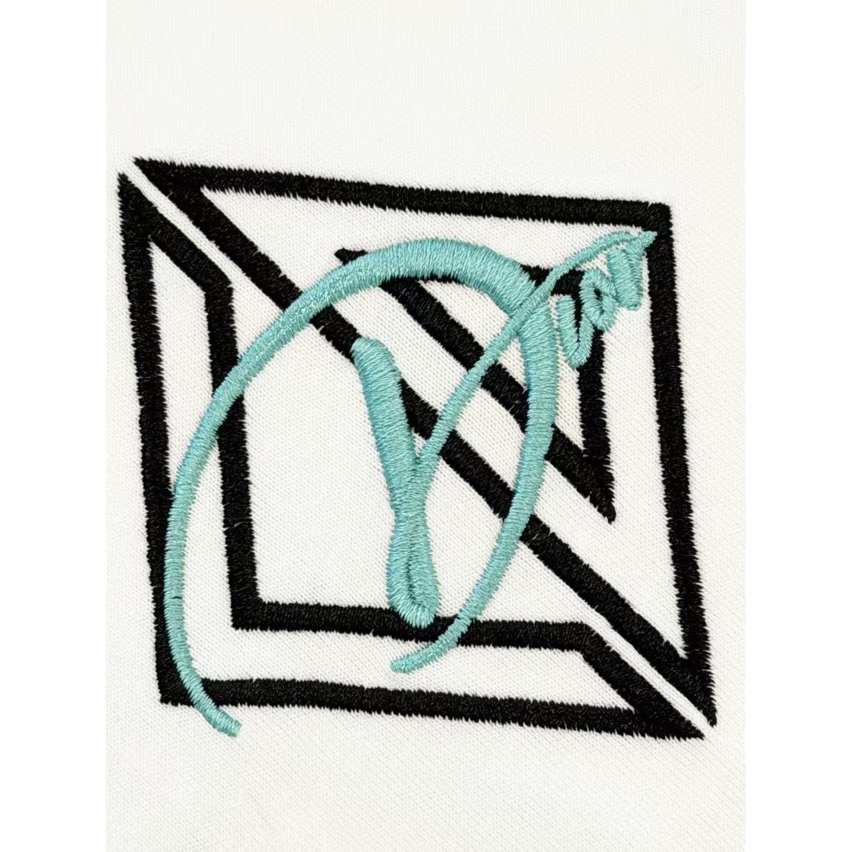 <p>DIOR&nbsp;logo短袖T恤(白)</p>