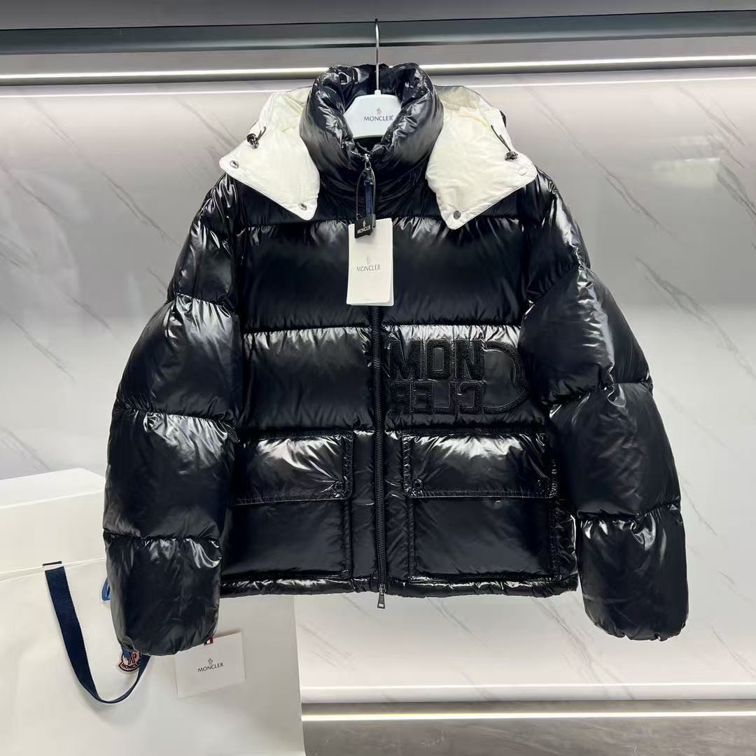 <p>MONCLER Abbaye面包服漆面尼龙女士羽绒服(黑色)</p>