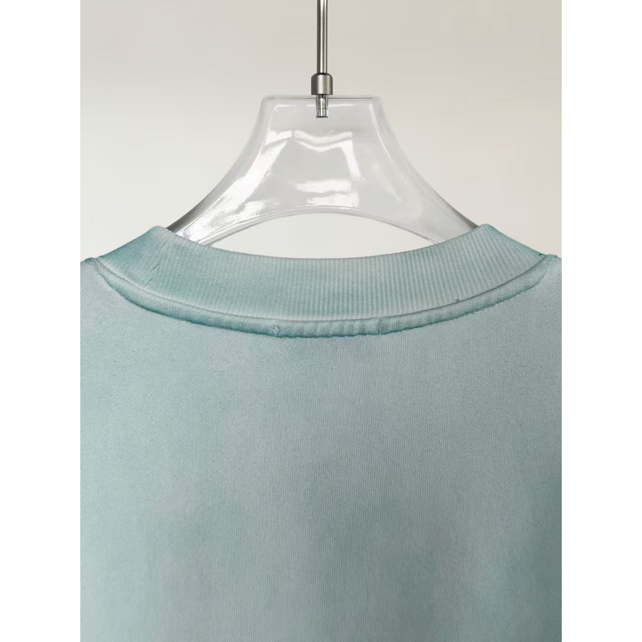 <p>Loewe 洗水圆领卫衣(藍色)</p>