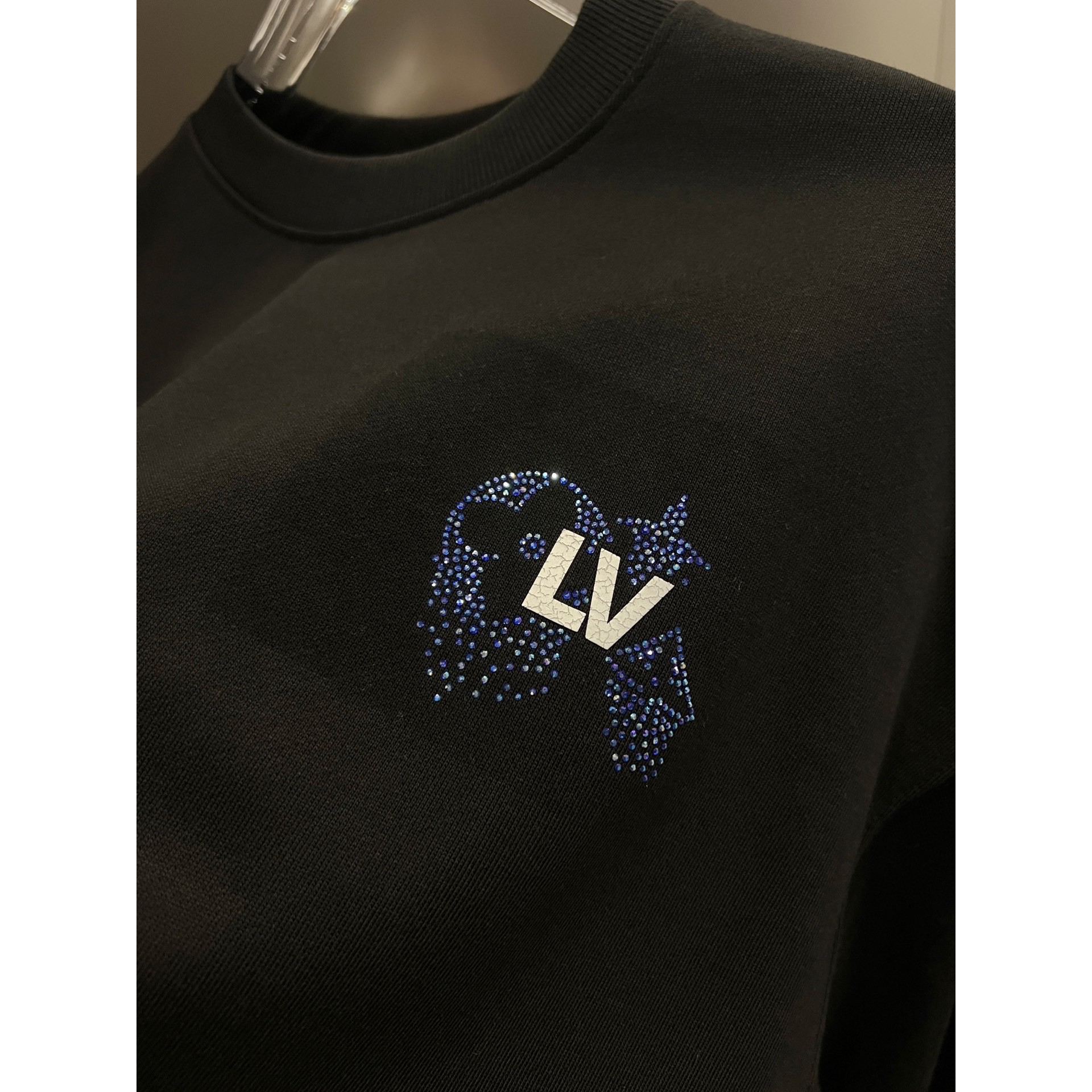<p>LV 圆领长袖卫衣(黑)</p>