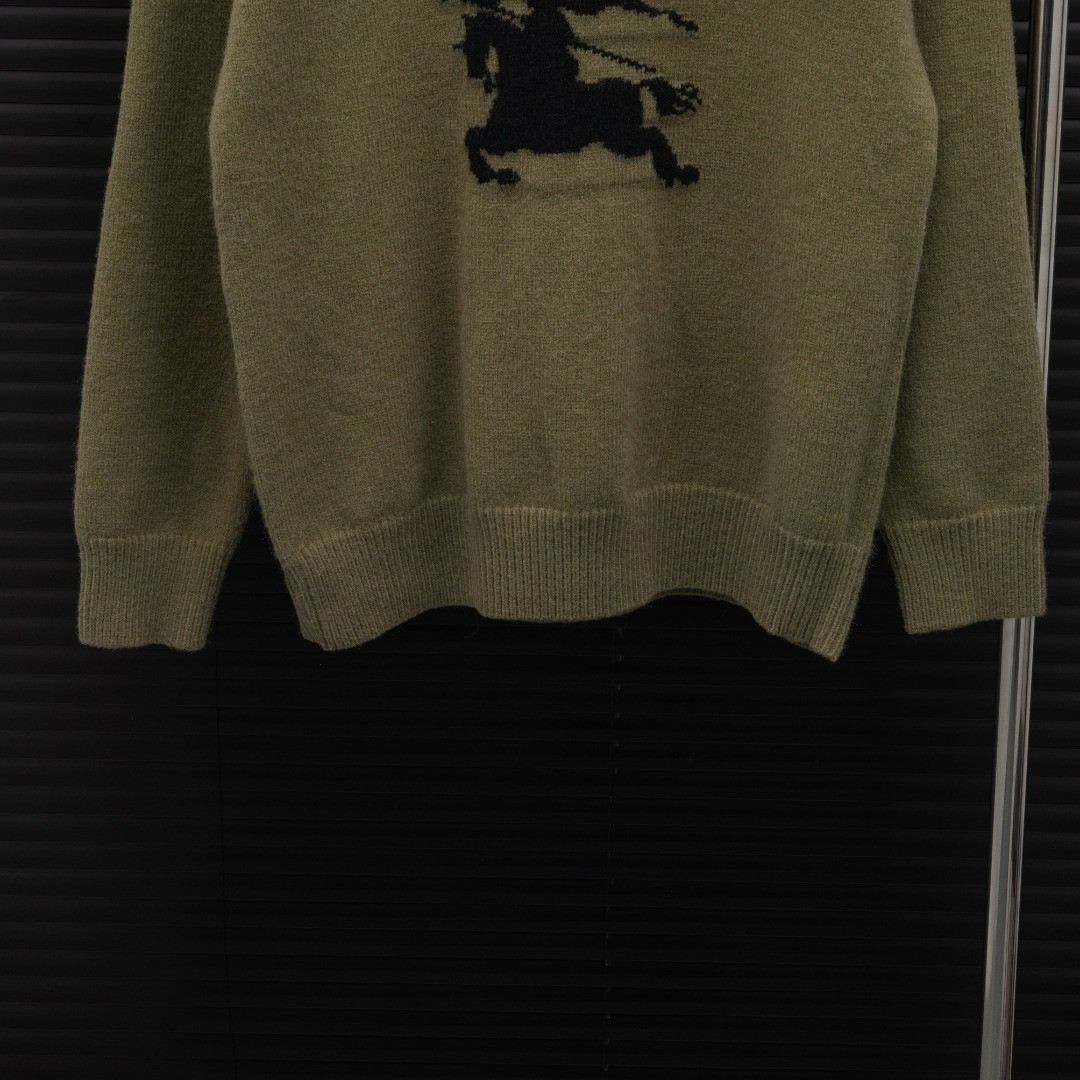 <p>BURBERRY&nbsp;战马 LOGO长袖毛衣(綠)</p>