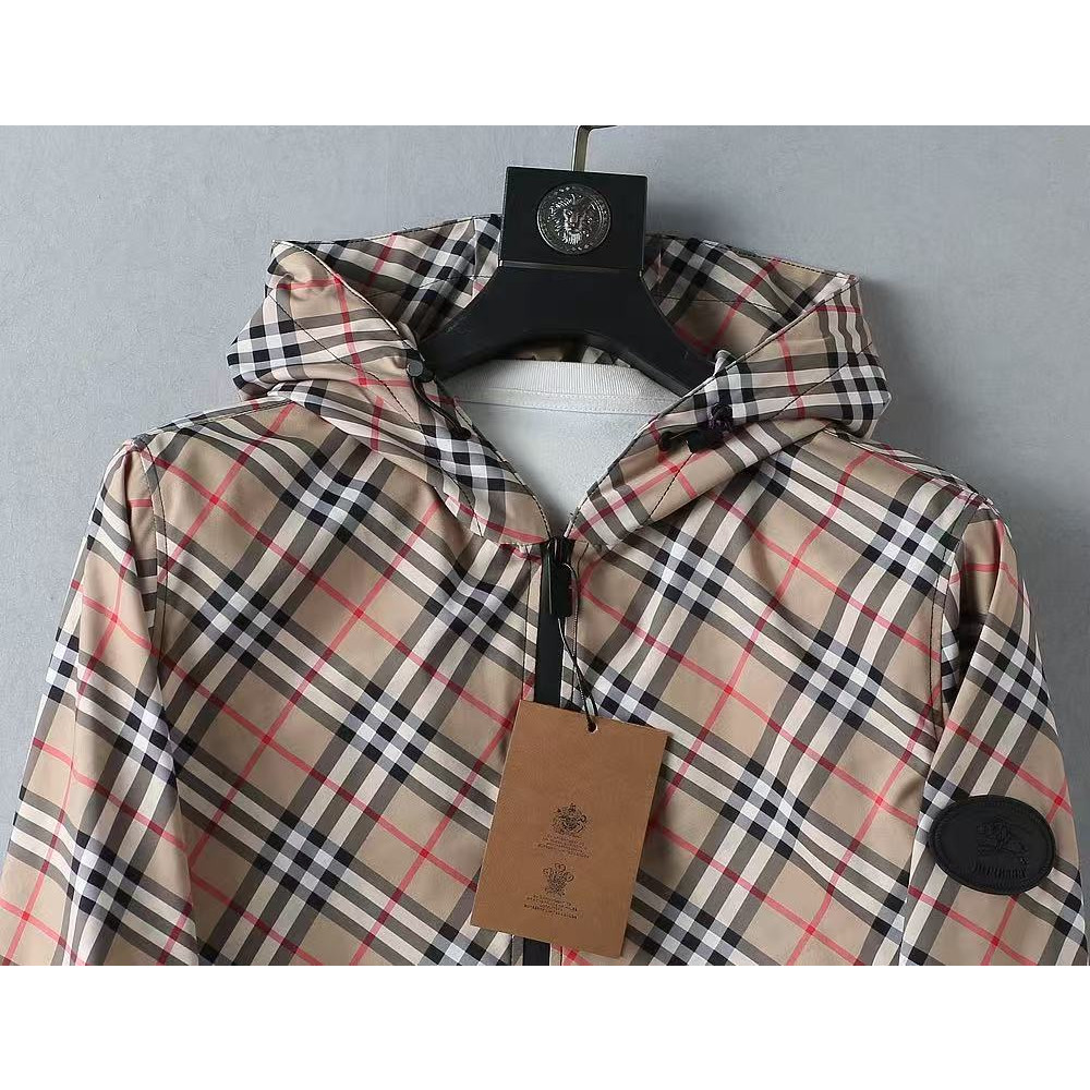 <p>BURBERRY 男士夹克外套(800892)</p>