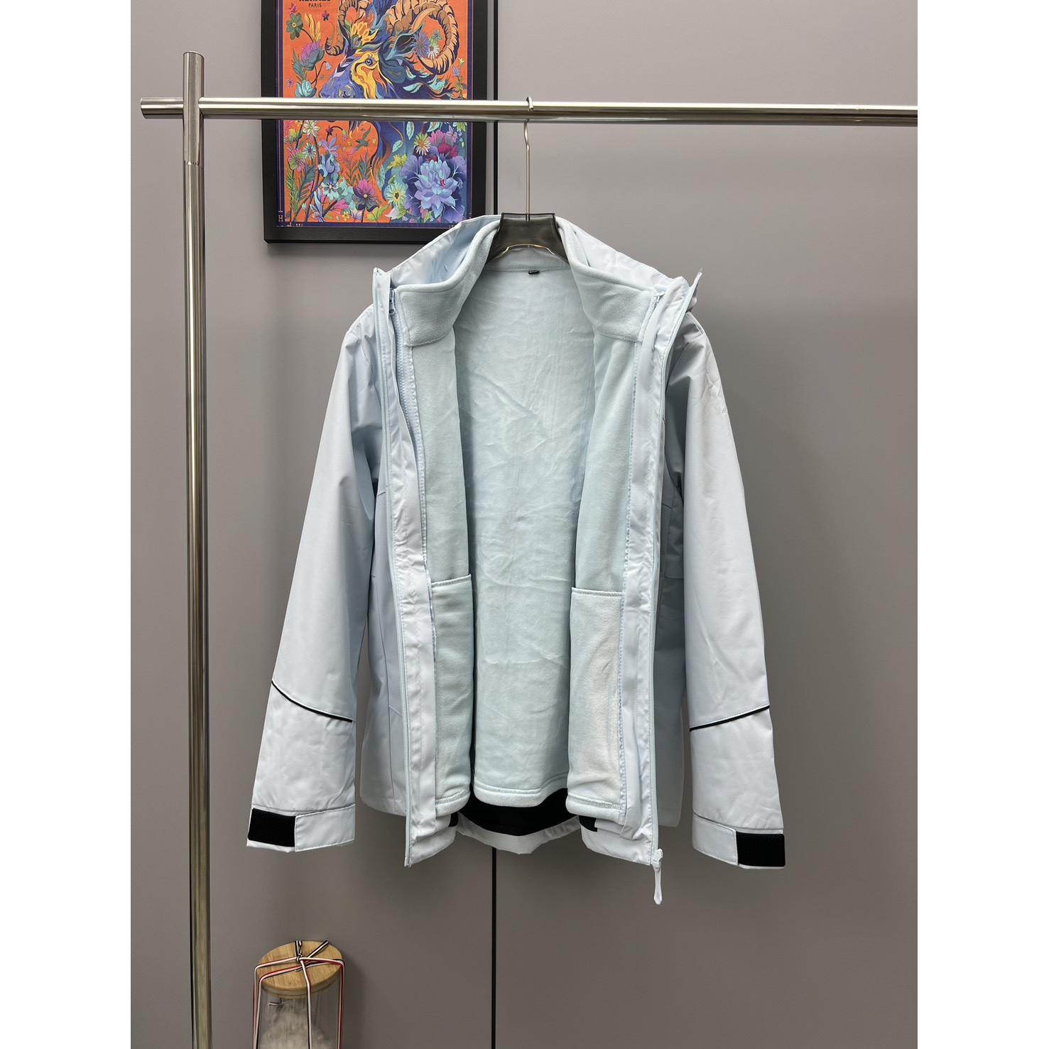 <p>KOLON SPORT KR系列冲锋衣外套(天蓝)</p>