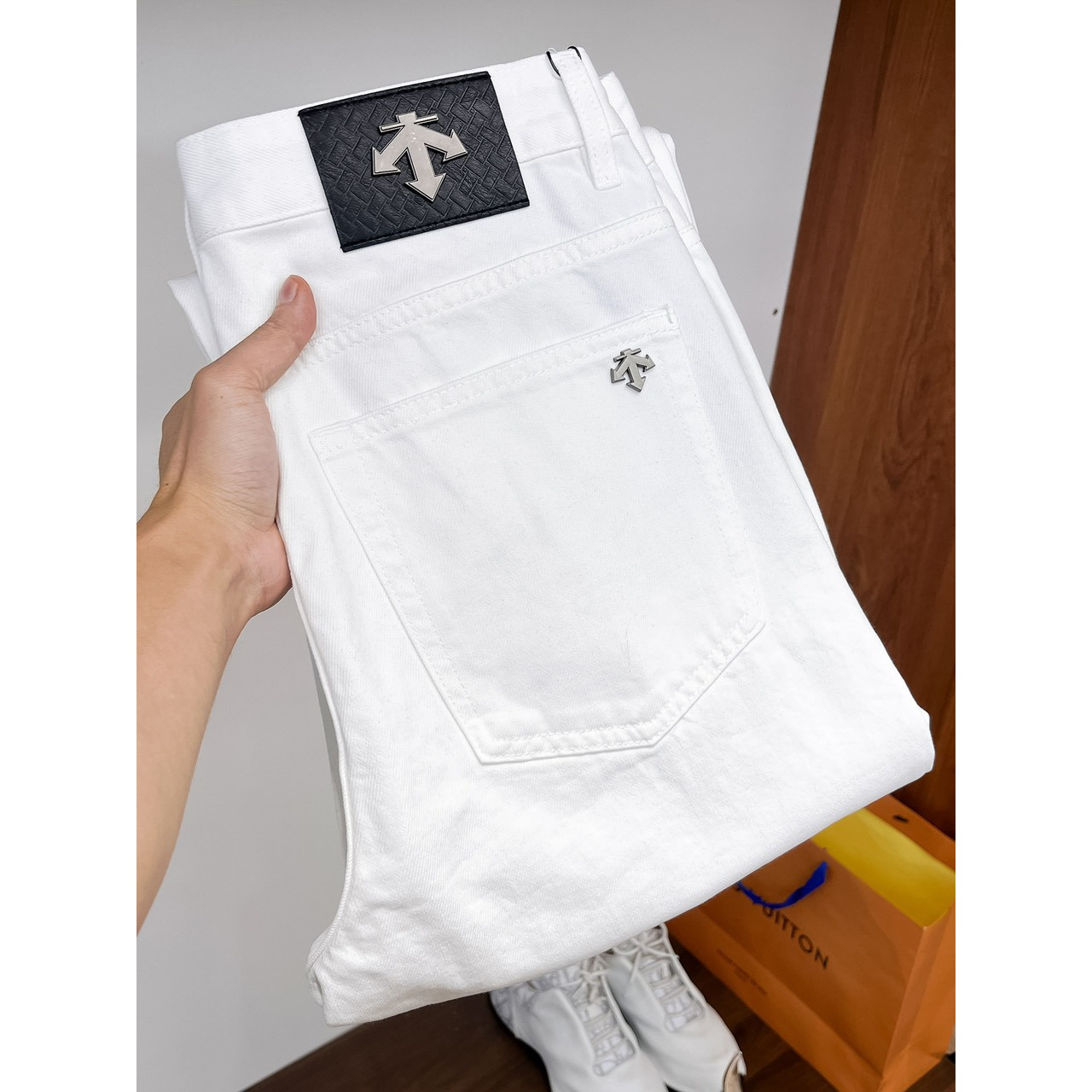 <p>Descente 牛仔裤(白)</p>