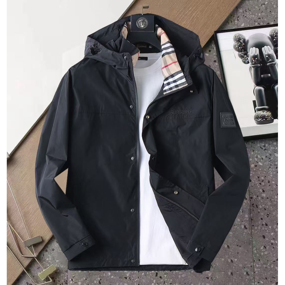 <p>BURBERRY 男士夹克外套(800823)</p>