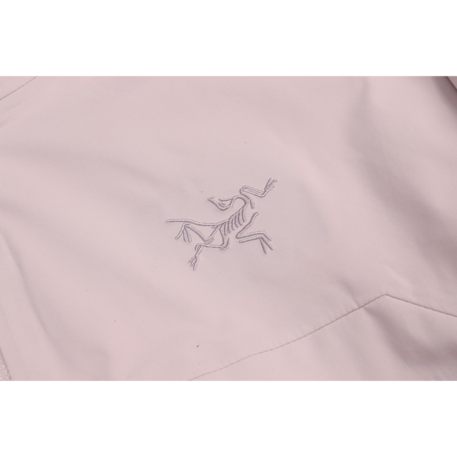 <p>ARC'TERYX Beta Jacket JK硬壳连帽冲锋衣(粉)</p>