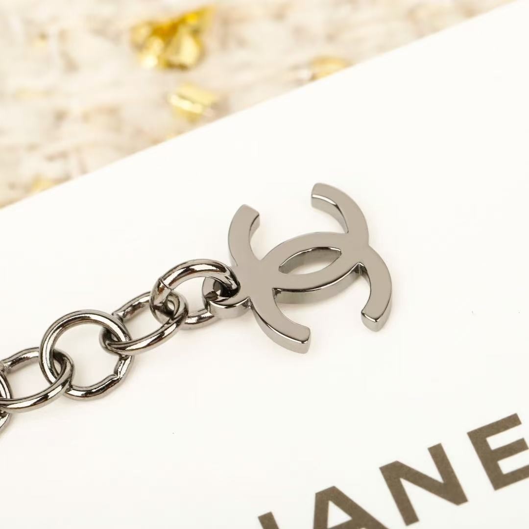 <p>CHANEL&nbsp;镂空蝴蝶双c项链</p>