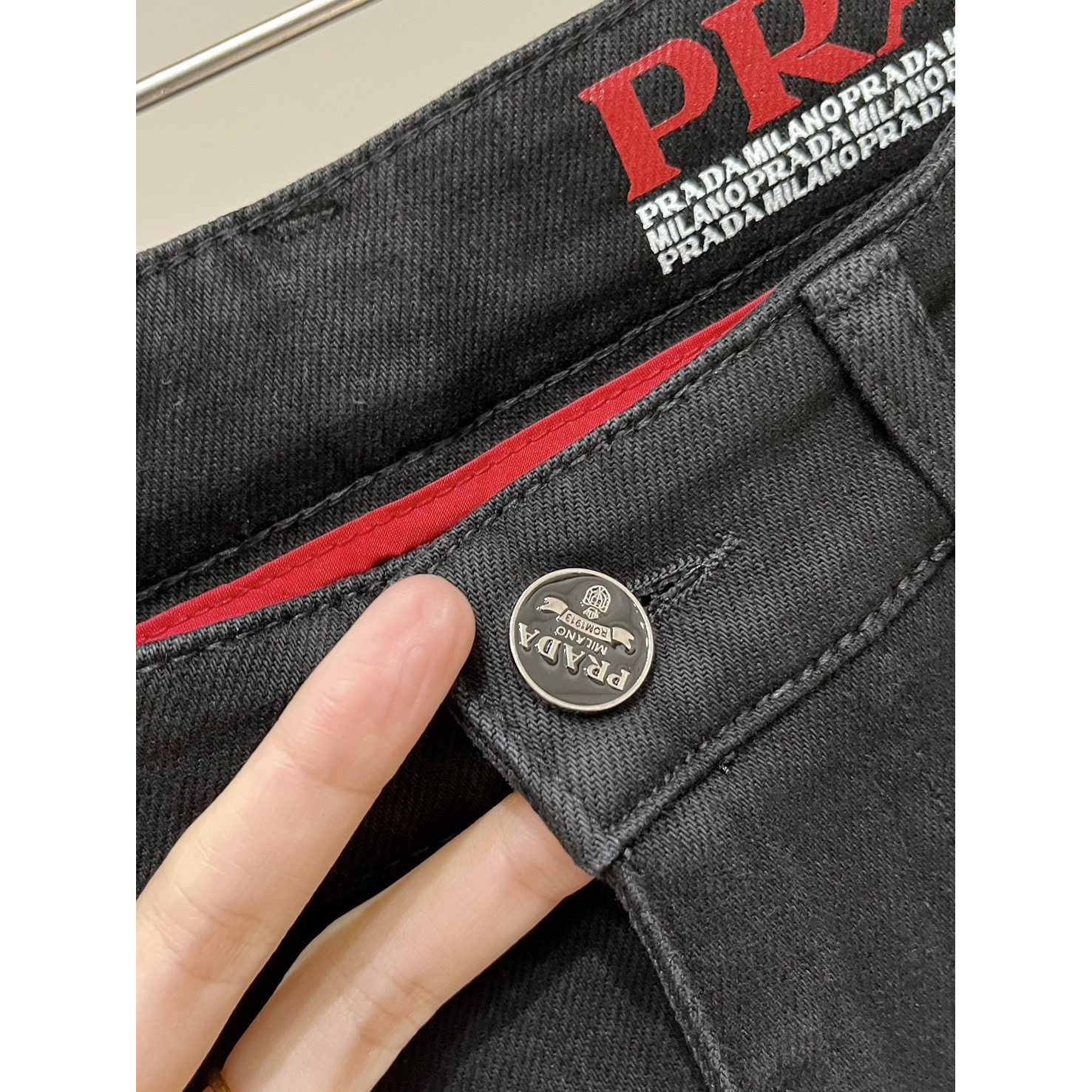 <p>PRADA 新款牛仔裤</p>