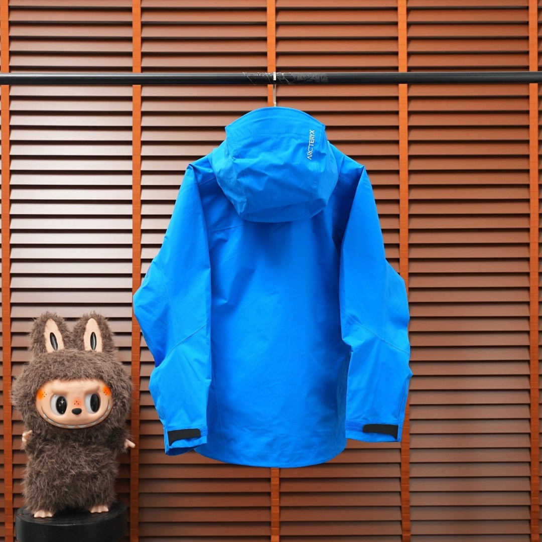 <p>ARC'TERYX &nbsp;BETA SV JACKET 增强防水防风连帽硬壳外套(群青蓝)&nbsp;</p>