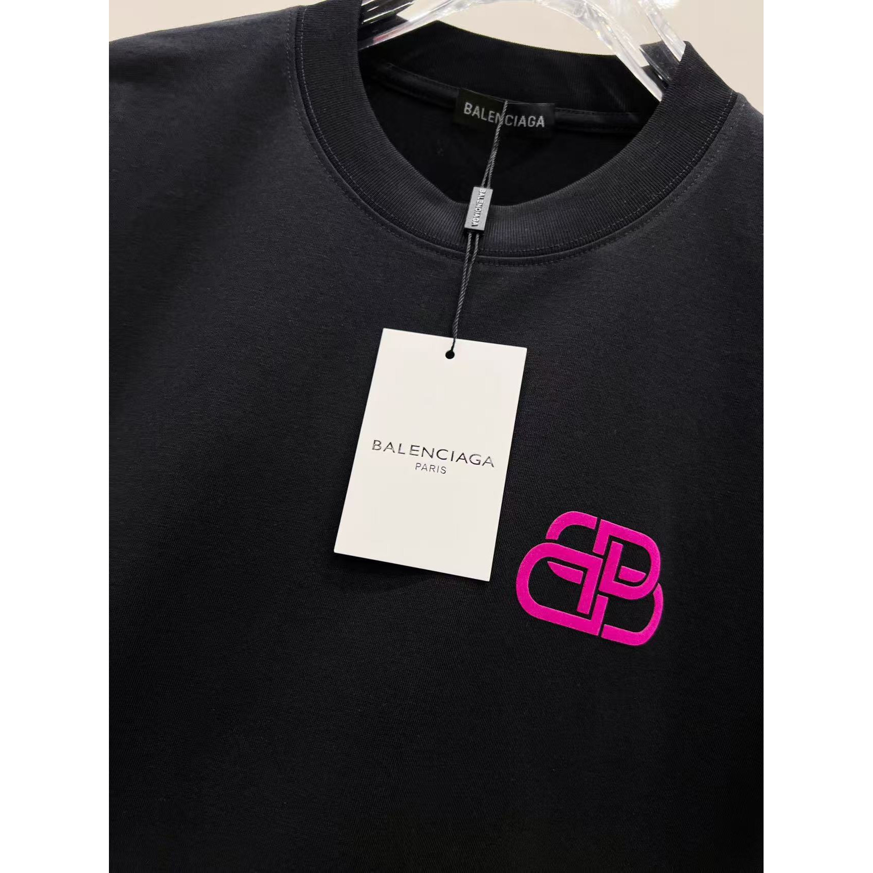 <p>Balenciaga 短袖T恤(黑)&nbsp;</p>