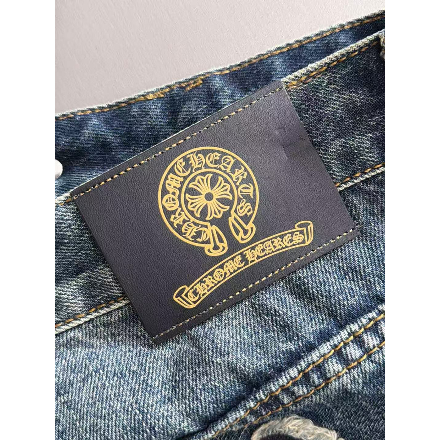 <p>CHROME HEARTS 四季款经典牛仔裤直筒长裤(藍)</p>