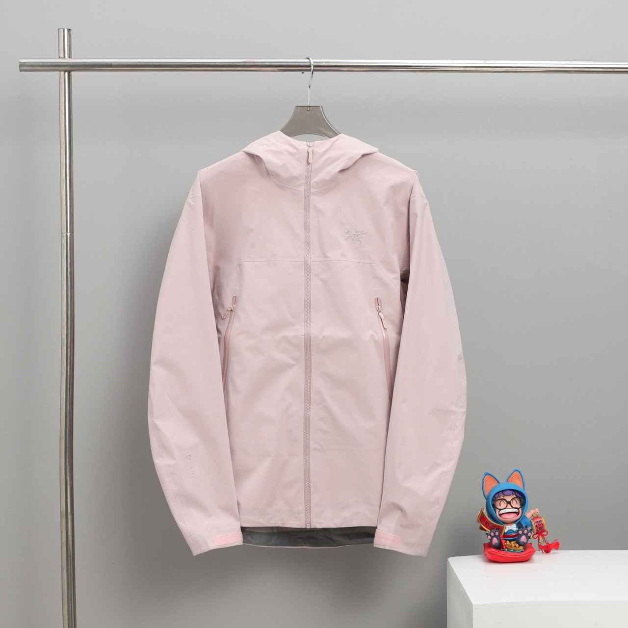 <p>ARC'TERYX Beta Jacket JK硬壳连帽冲锋衣(粉)</p>