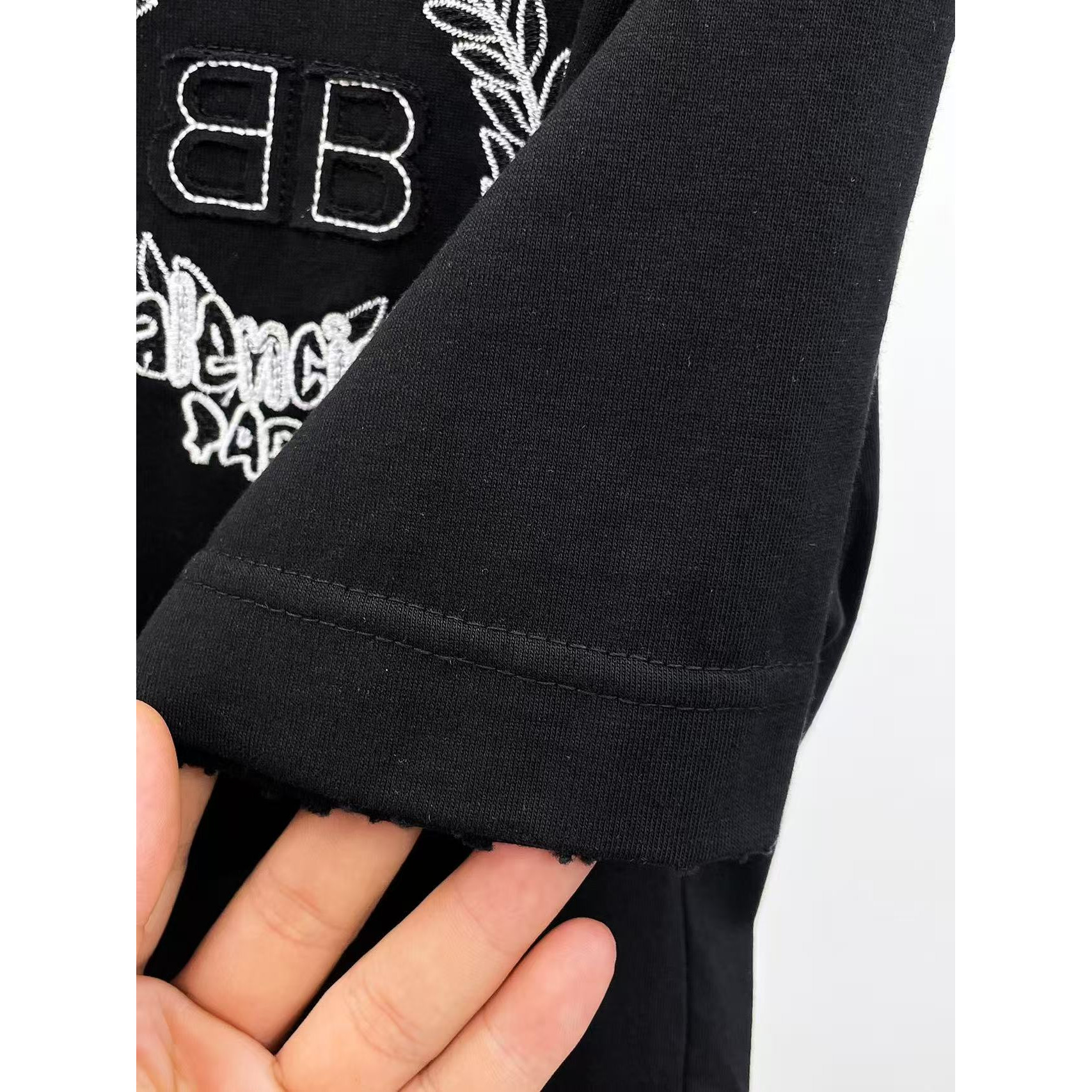 <p>Balenciaga&nbsp;专柜新款短袖T恤(黑)</p>