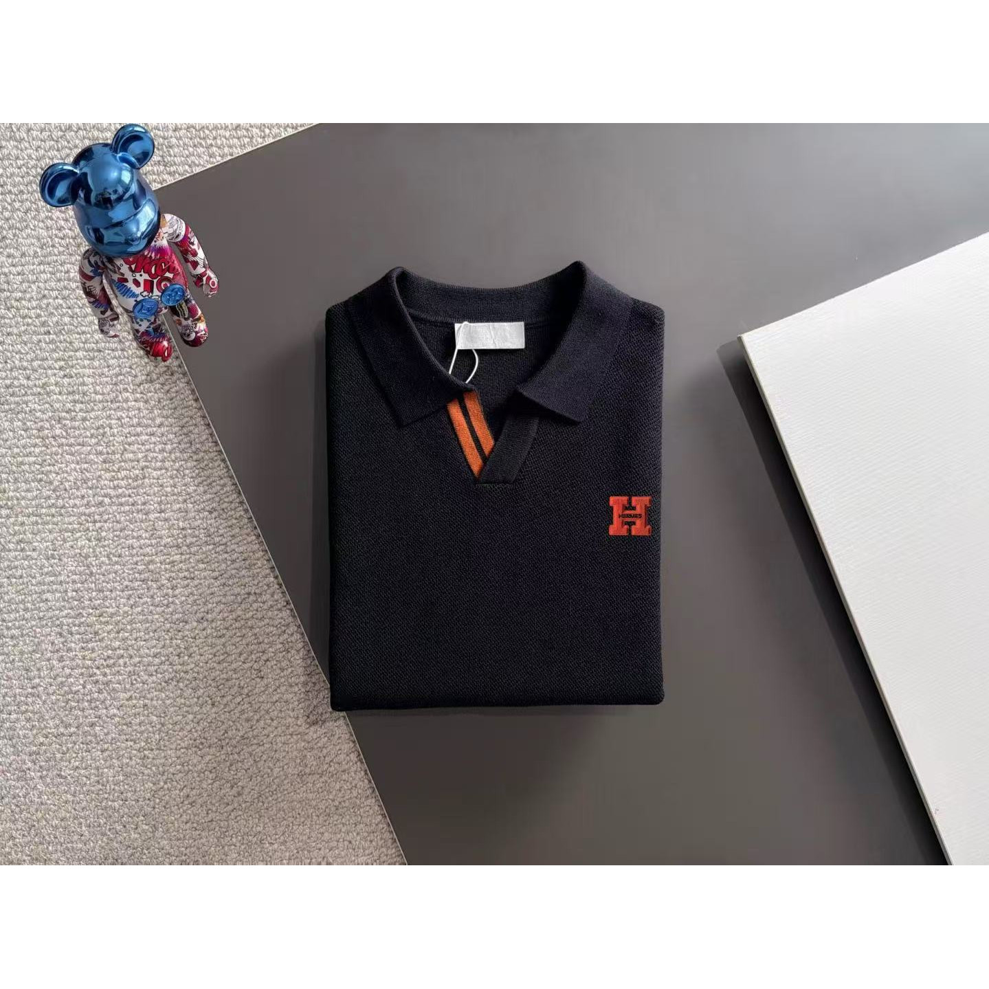 <p>HERMES 秋冬官网最新毛衣(黑)</p>