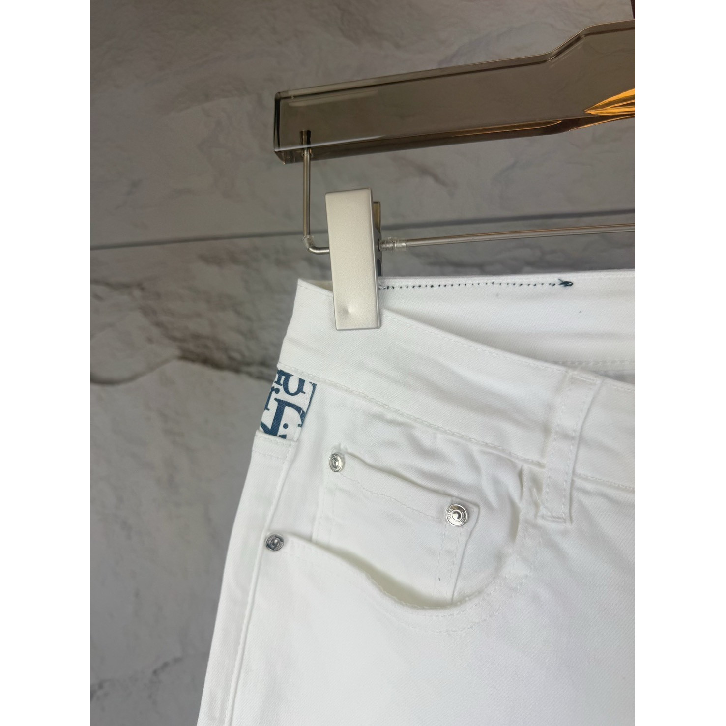 <p>DIOR 牛仔褲</p>