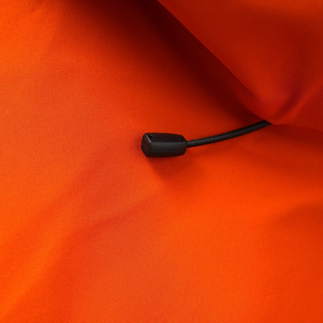 <p>ARC'TERYX &nbsp;BETA SV JACKET 增强防水防风连帽硬壳外套(橙色)&nbsp;</p>