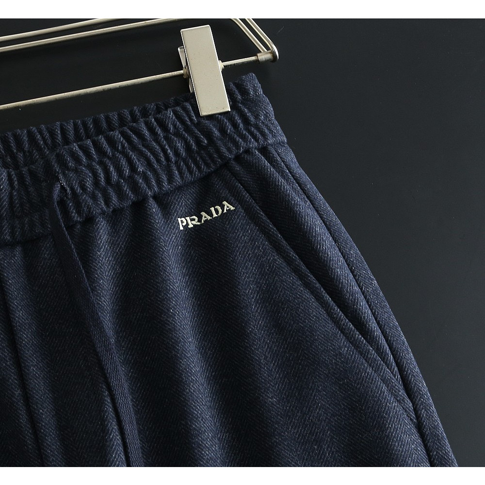 <p>PRADA 休闲裤(深藍)</p>
