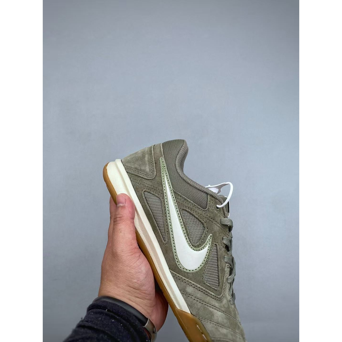 <p>NIKE GATO 低帮生活休闲鞋(軍綠)</p>