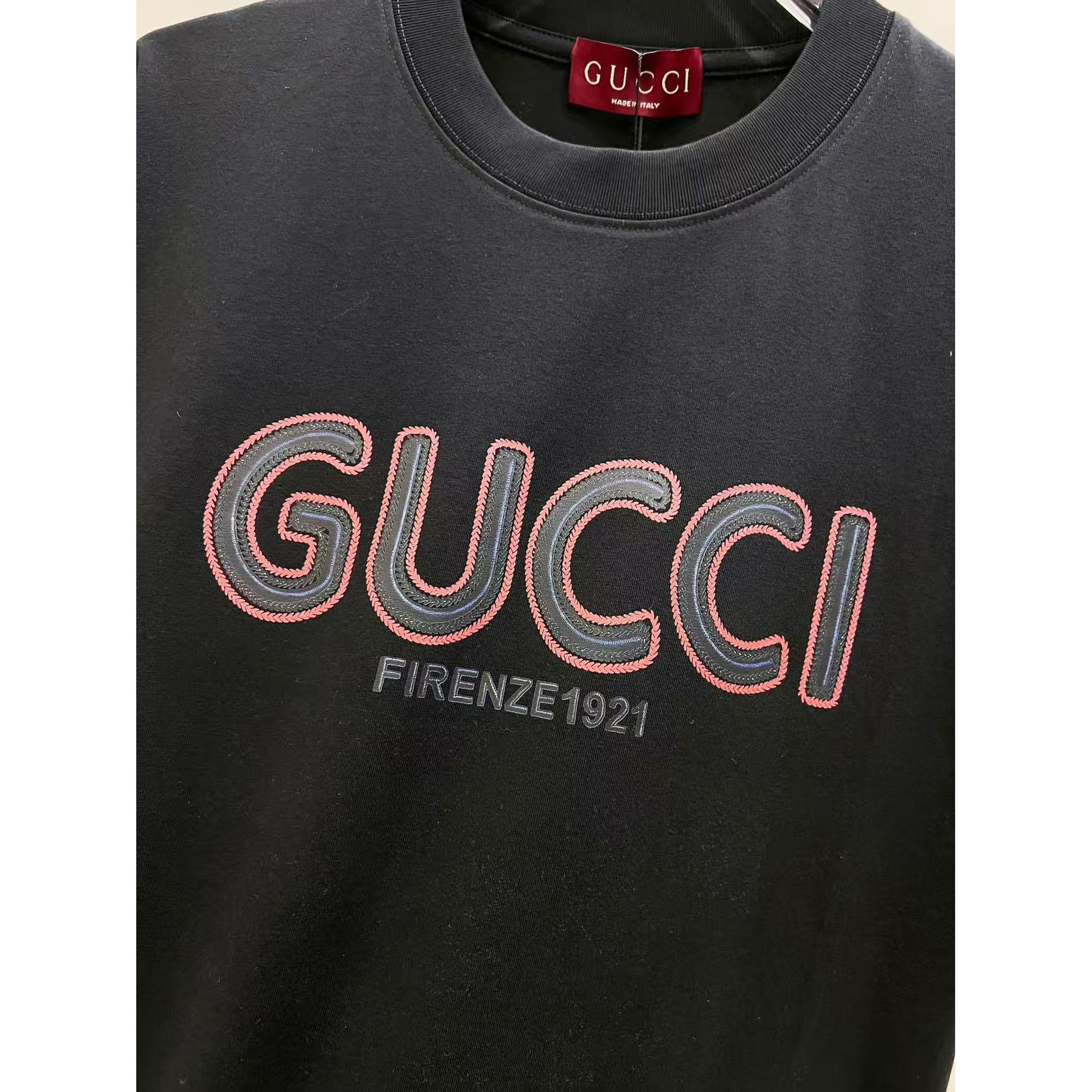 <p>GUCCI&nbsp;短袖圆领T恤(黑)</p>