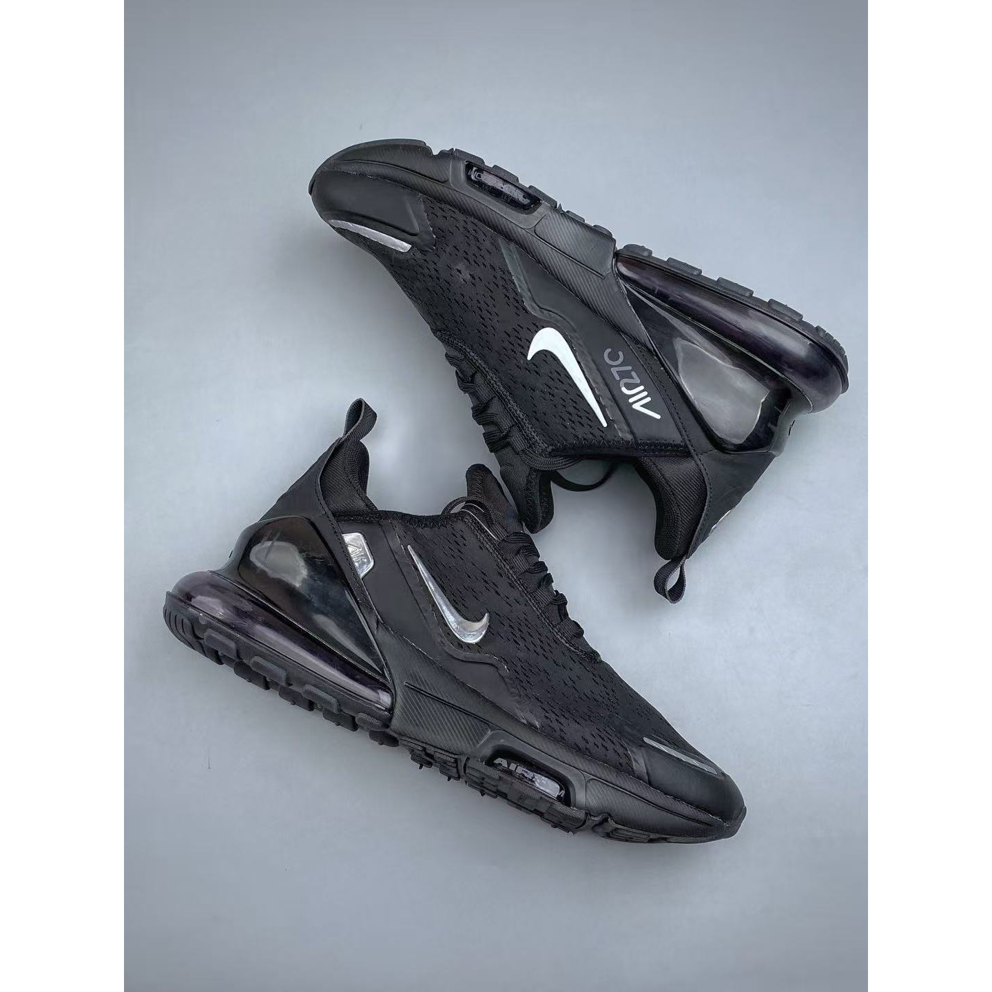 <p>Nike AIR MAX 气垫休闲跑鞋(黑)</p>