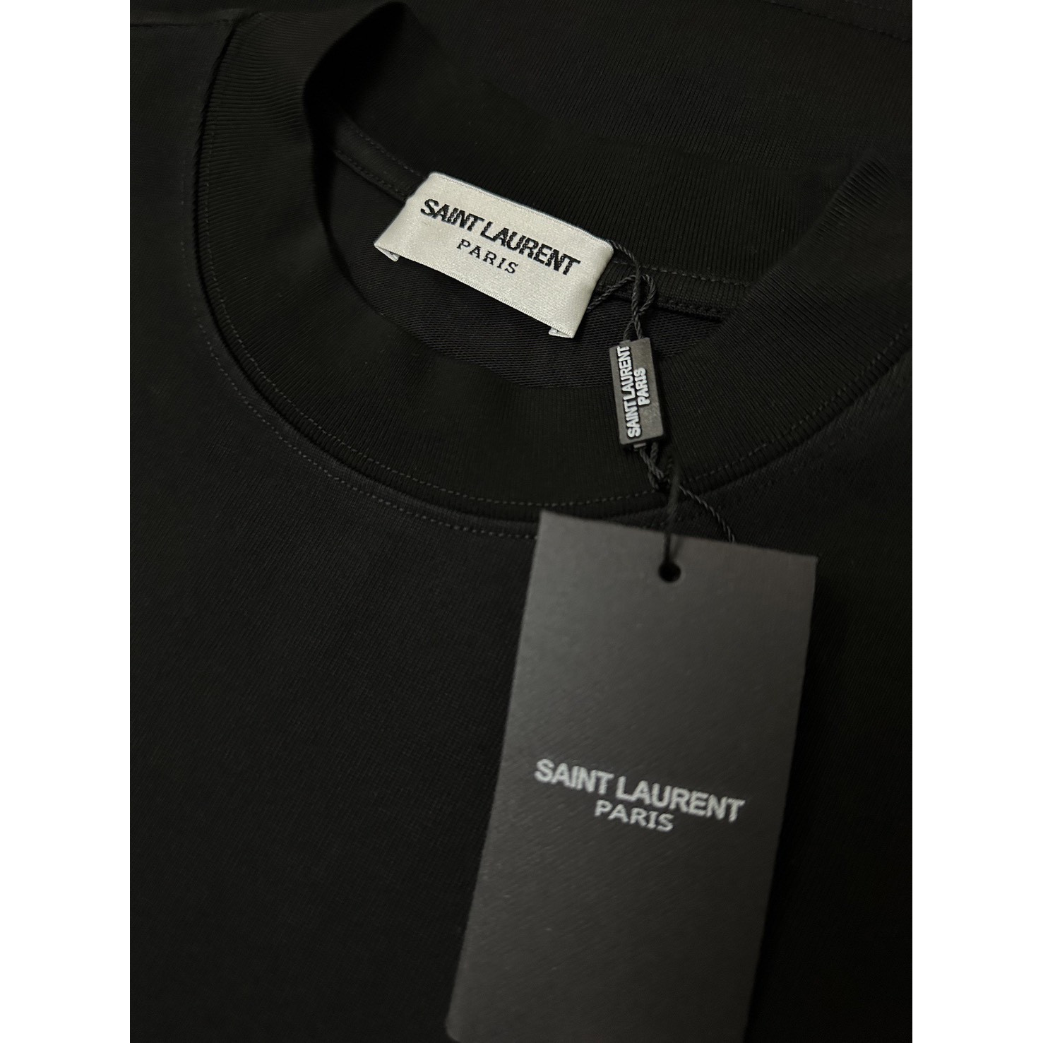 <p>YSL 小logo刺绣短袖T恤(黑)</p>