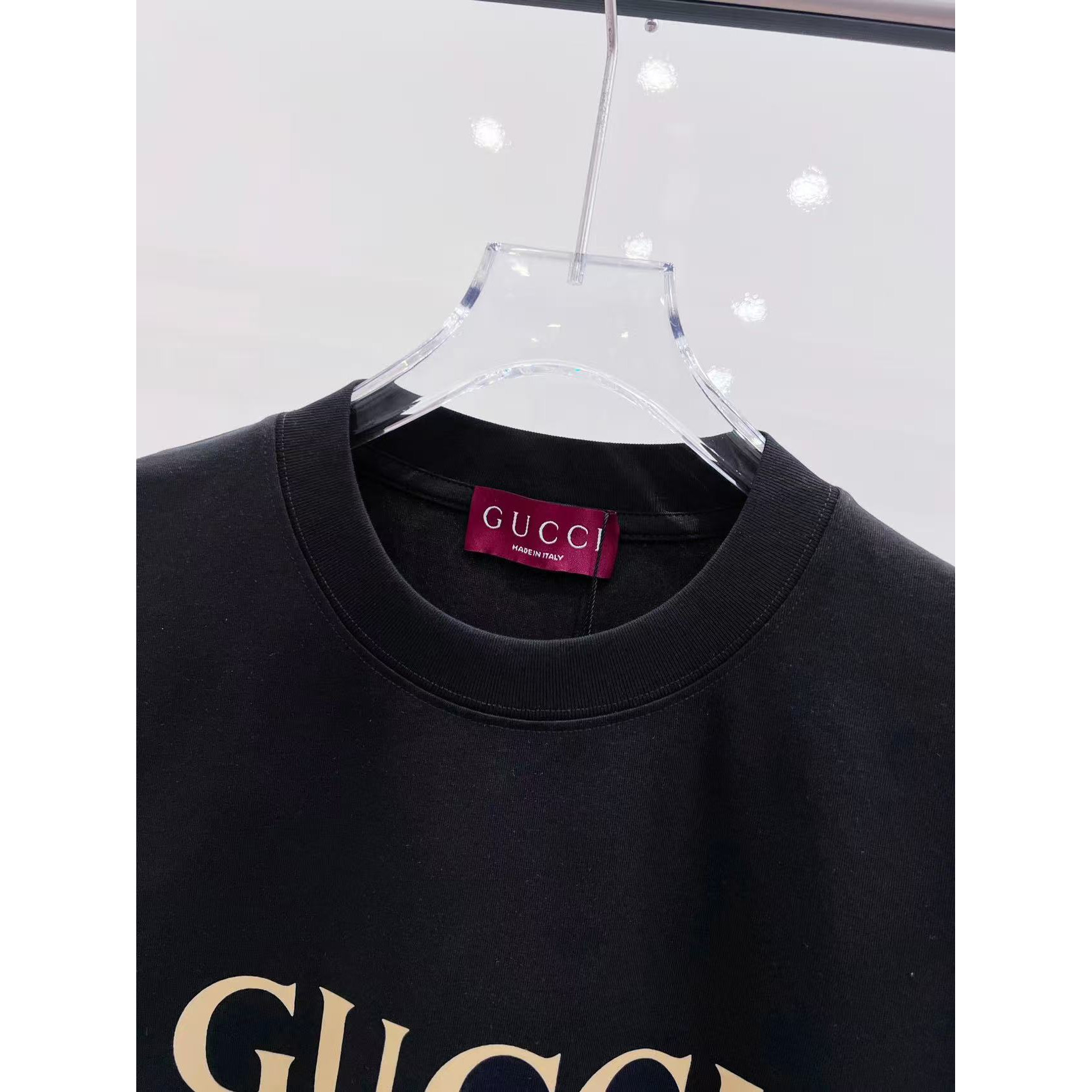 <p>GUCCI&nbsp;夏季新品短袖(黑)</p>