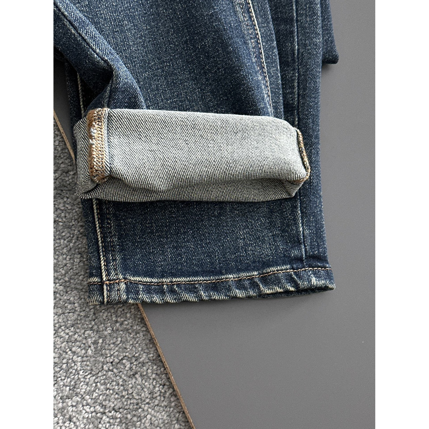<p>lululemon 高品质牛仔裤</p>