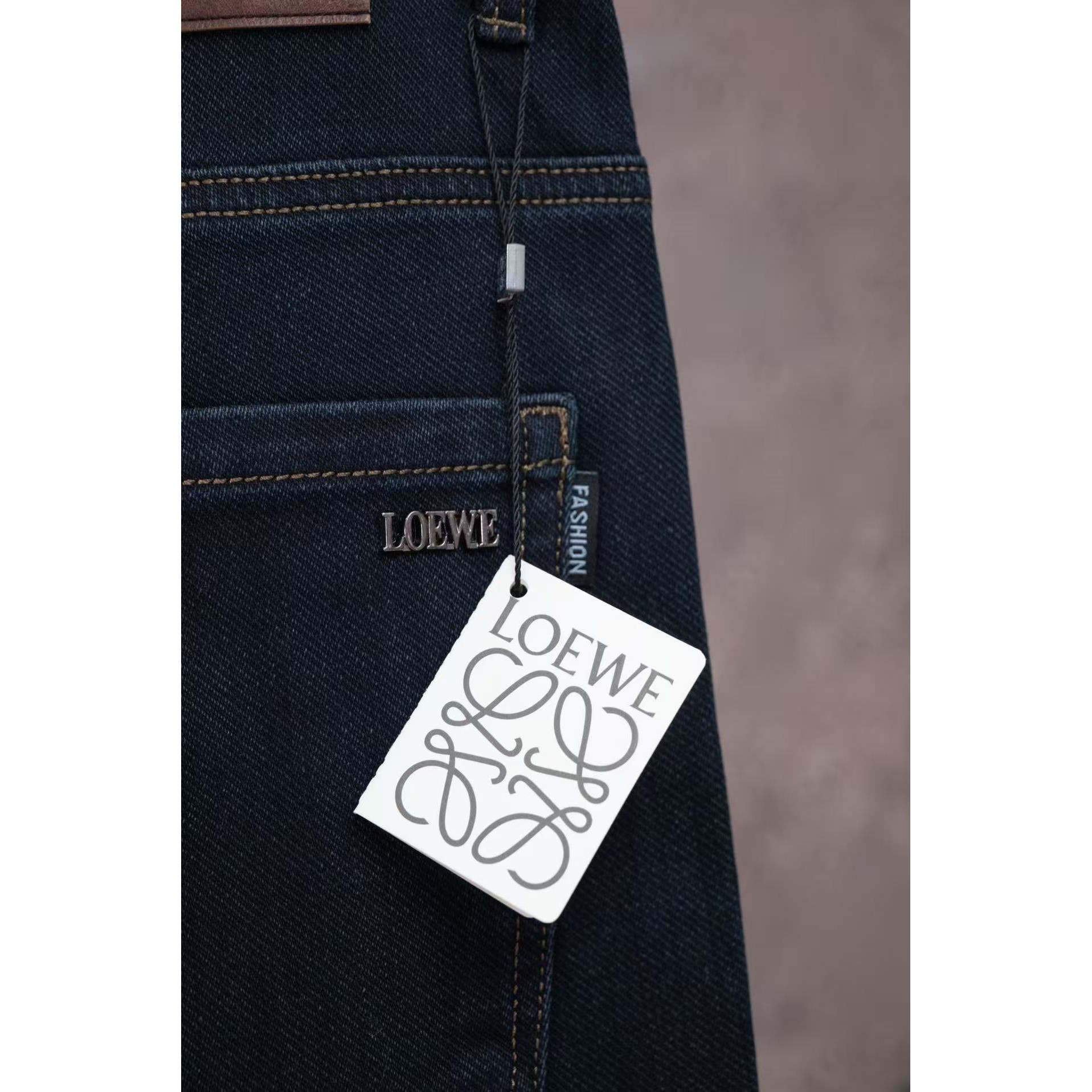 <p>LOEWE 单宁棉质宽松牛仔裤(黑M3062)</p>