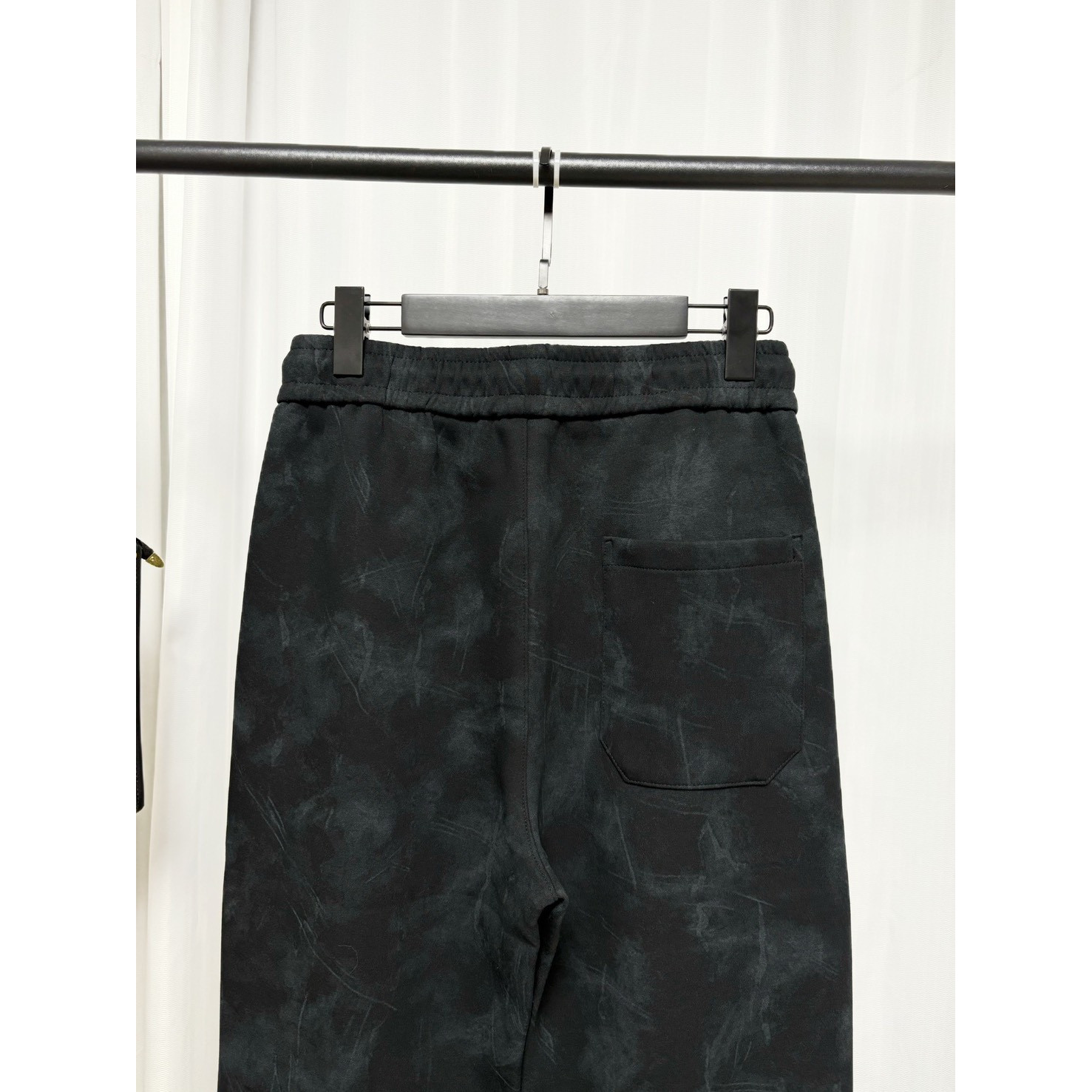 <p>LOEWE 刺绣休闲长裤(黑)</p>
