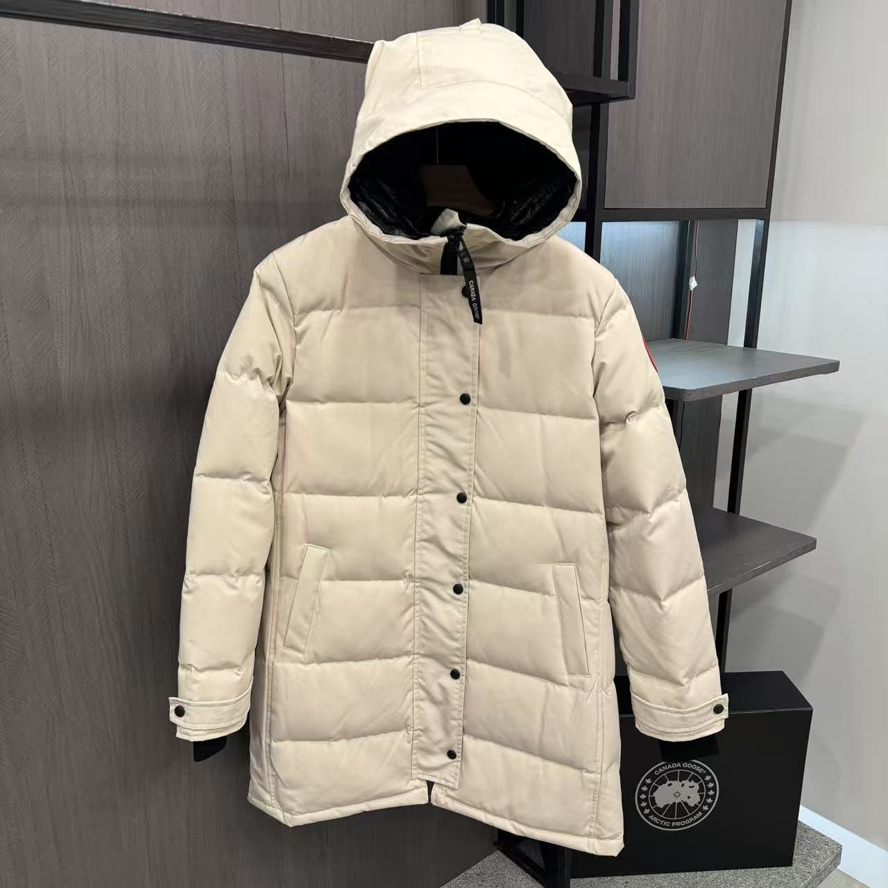 <p>Canada Goose Shelburn*派克大衣羽绒服(卡其)</p>