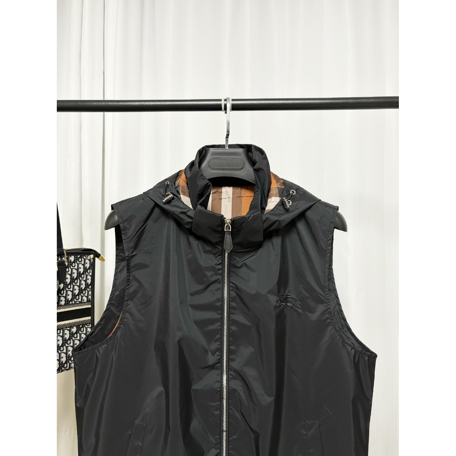 <p>Burberry 连帽马甲外套</p>