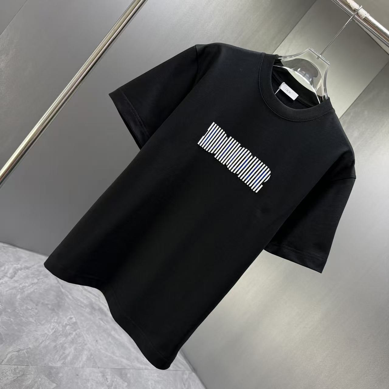<p>DIOR 短袖T恤(黑)</p>